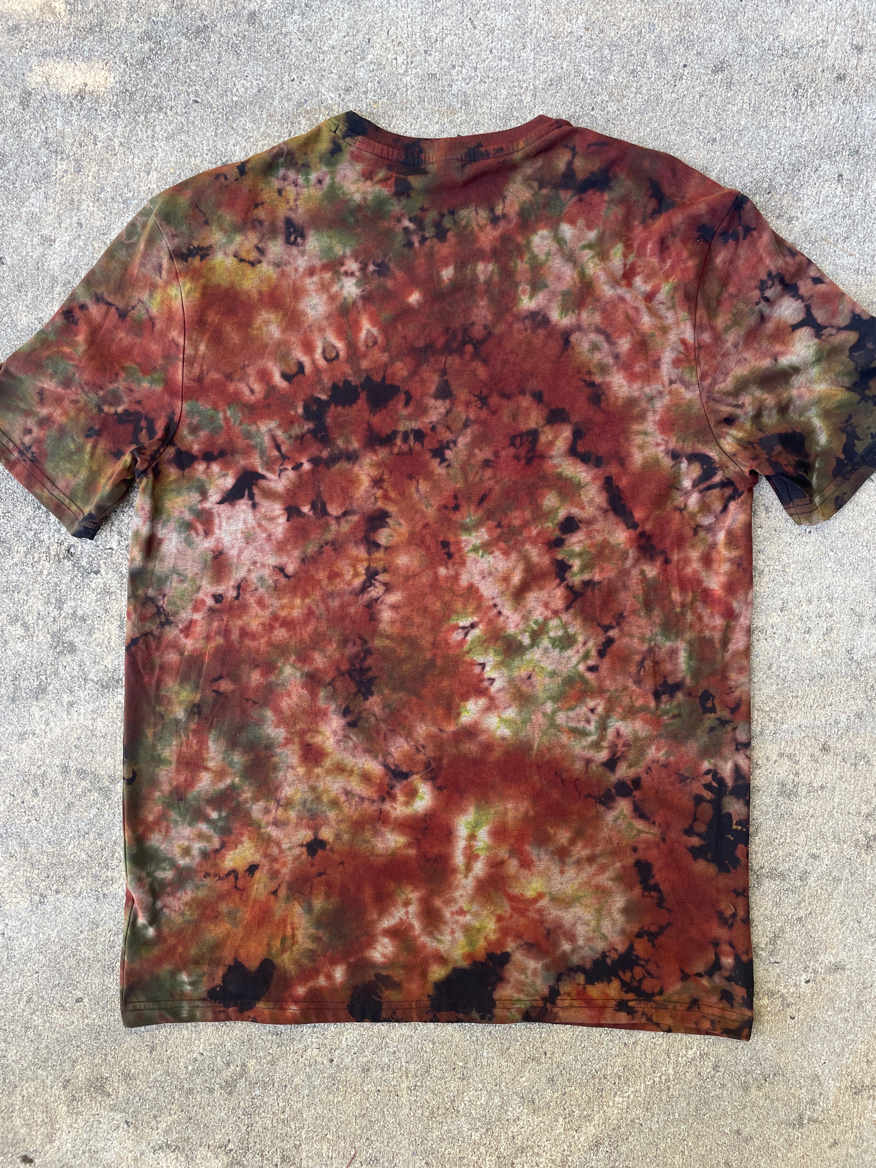 Hand-Printed Skeleton Heart Hands Black and Brown Reverse Tie Dye Short Sleeve T-Shirt | Men's Size Large