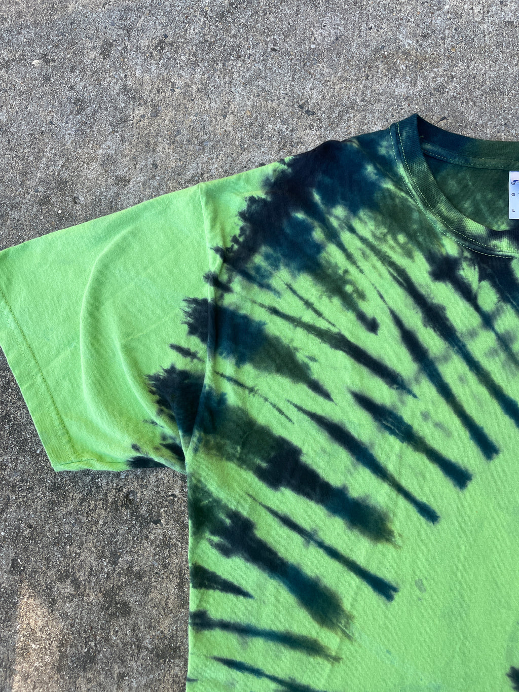 Hand-Printed Skeleton Rock On Green and Blue Spiral Tie Dye Short Sleeve T-Shirt | Men's Size Large