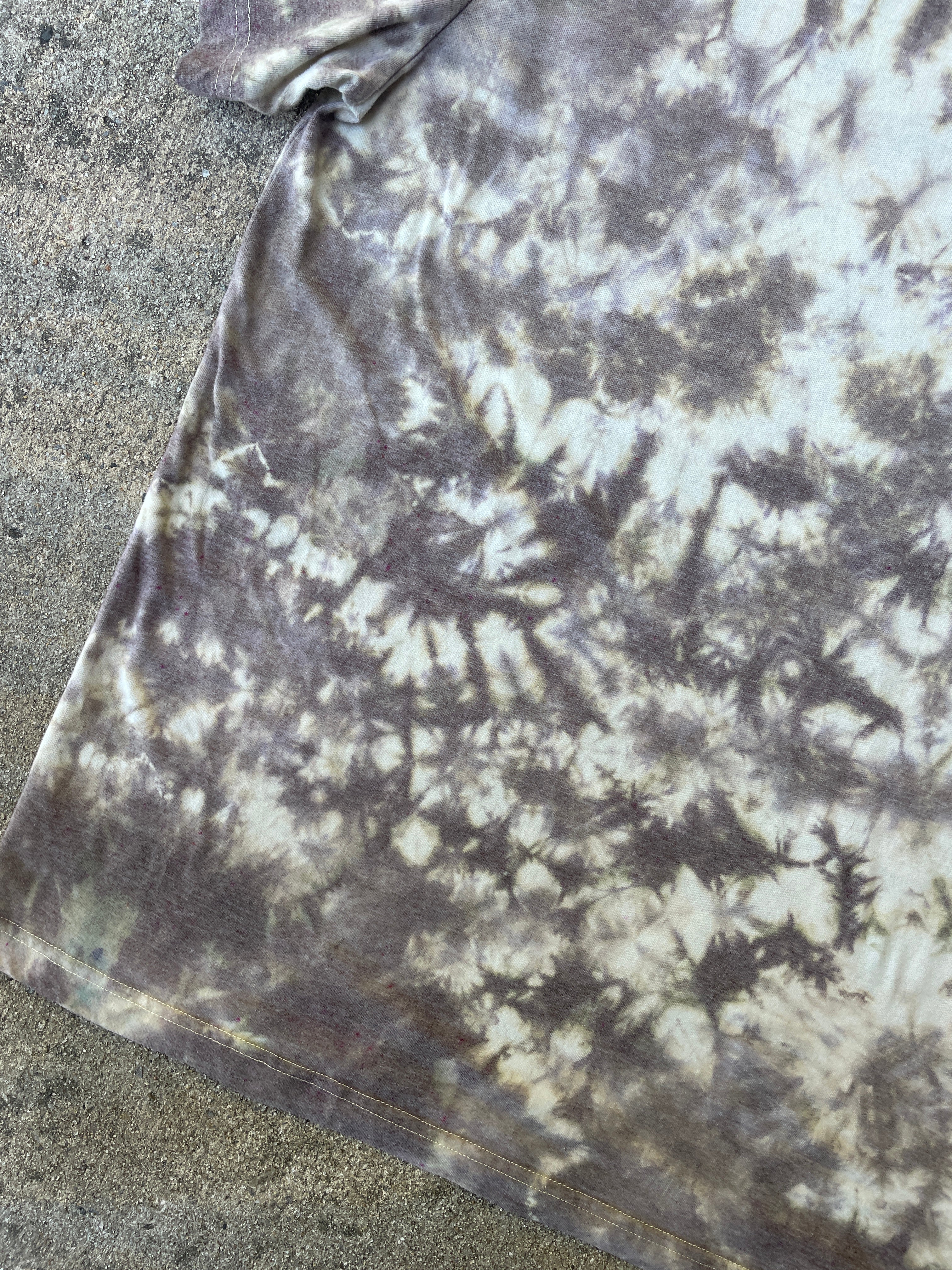 Hand-Printed Largemouth Bass Gray and White Tie Dye Short Sleeve T-Shirt | Men's Size Large