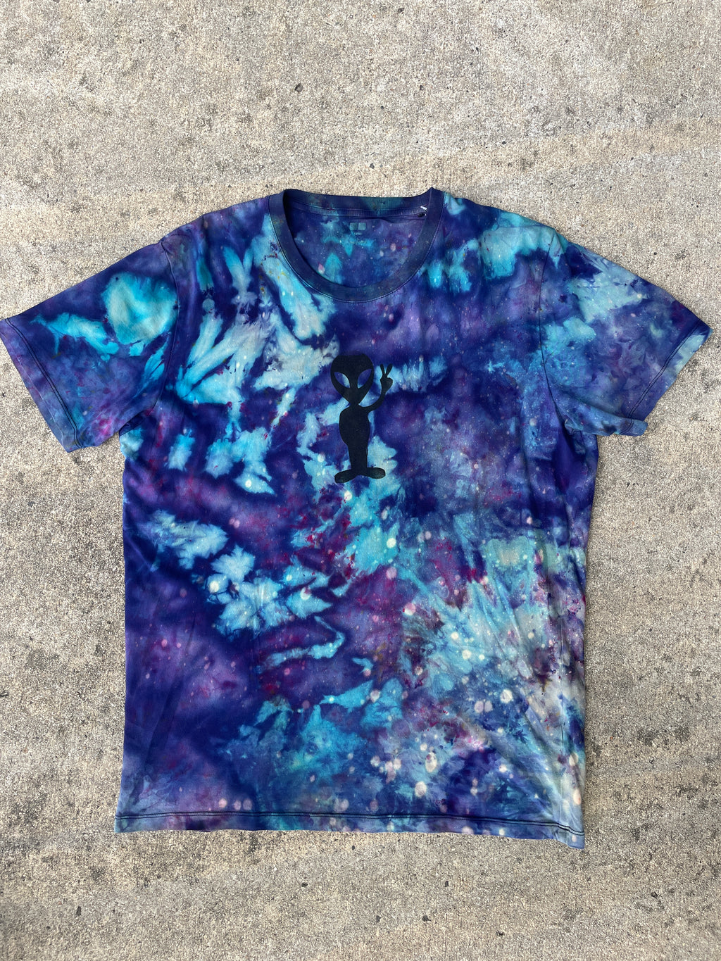 Hand-Printed Alien Purple and Blue Galaxy Dye Short Sleeve T-Shirt | Men's Size Large