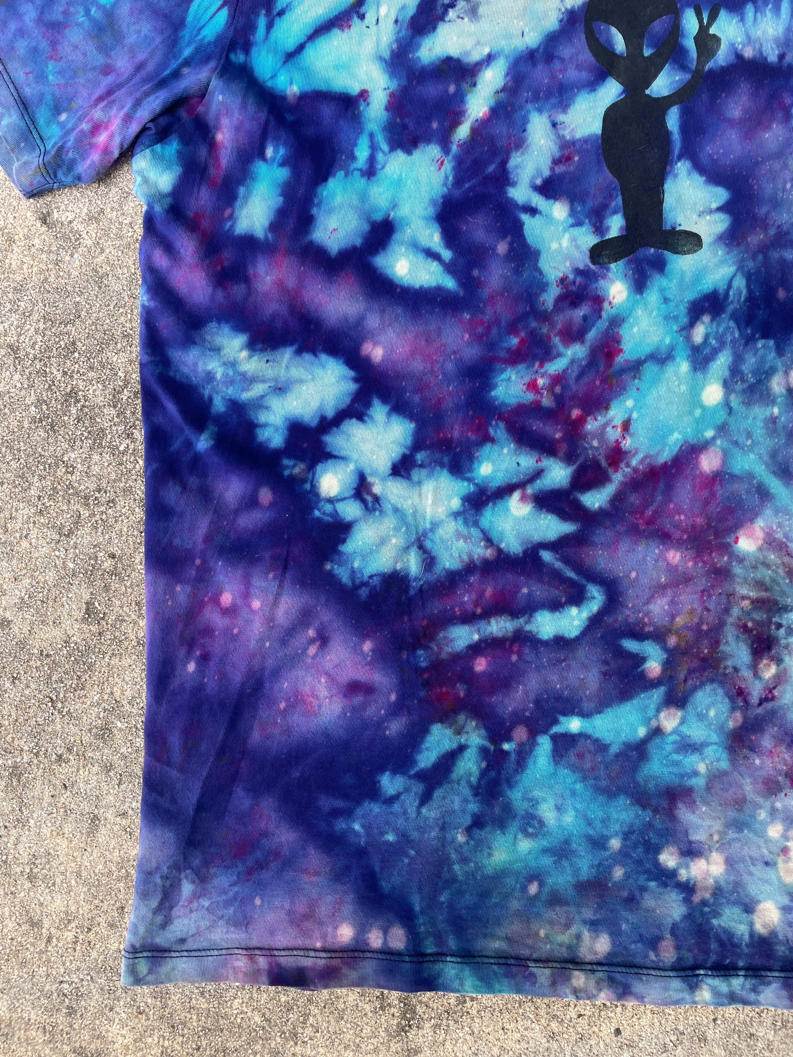 Hand-Printed Alien Purple and Blue Galaxy Dye Short Sleeve T-Shirt | Men's Size Large