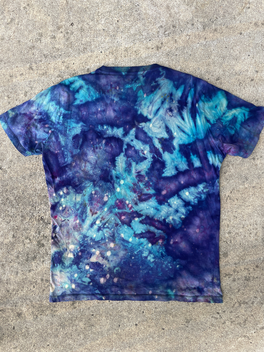 Hand-Printed Alien Purple and Blue Galaxy Dye Short Sleeve T-Shirt | Men's Size Large