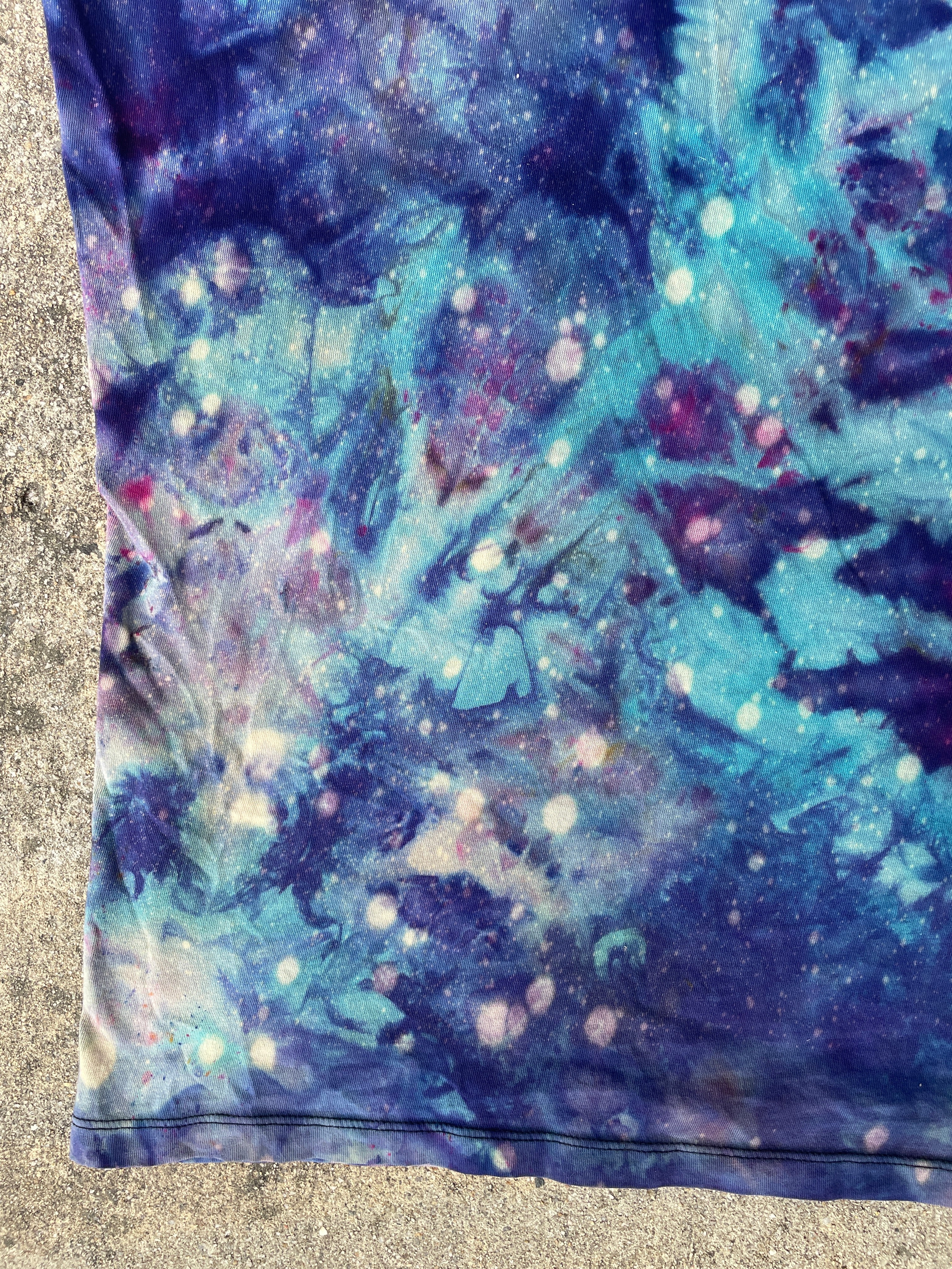 Hand-Printed Alien Purple and Blue Galaxy Dye Short Sleeve T-Shirt | Men's Size Large