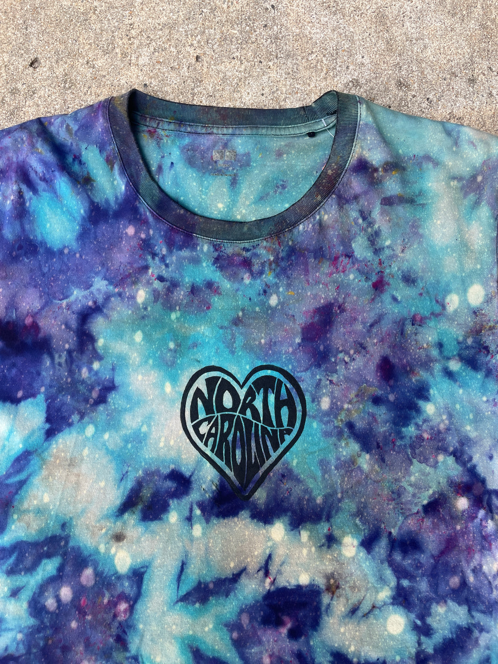 Hand-Printed North Carolina Purple and Blue Galaxy Dye Short Sleeve T-Shirt | Men's Size Large