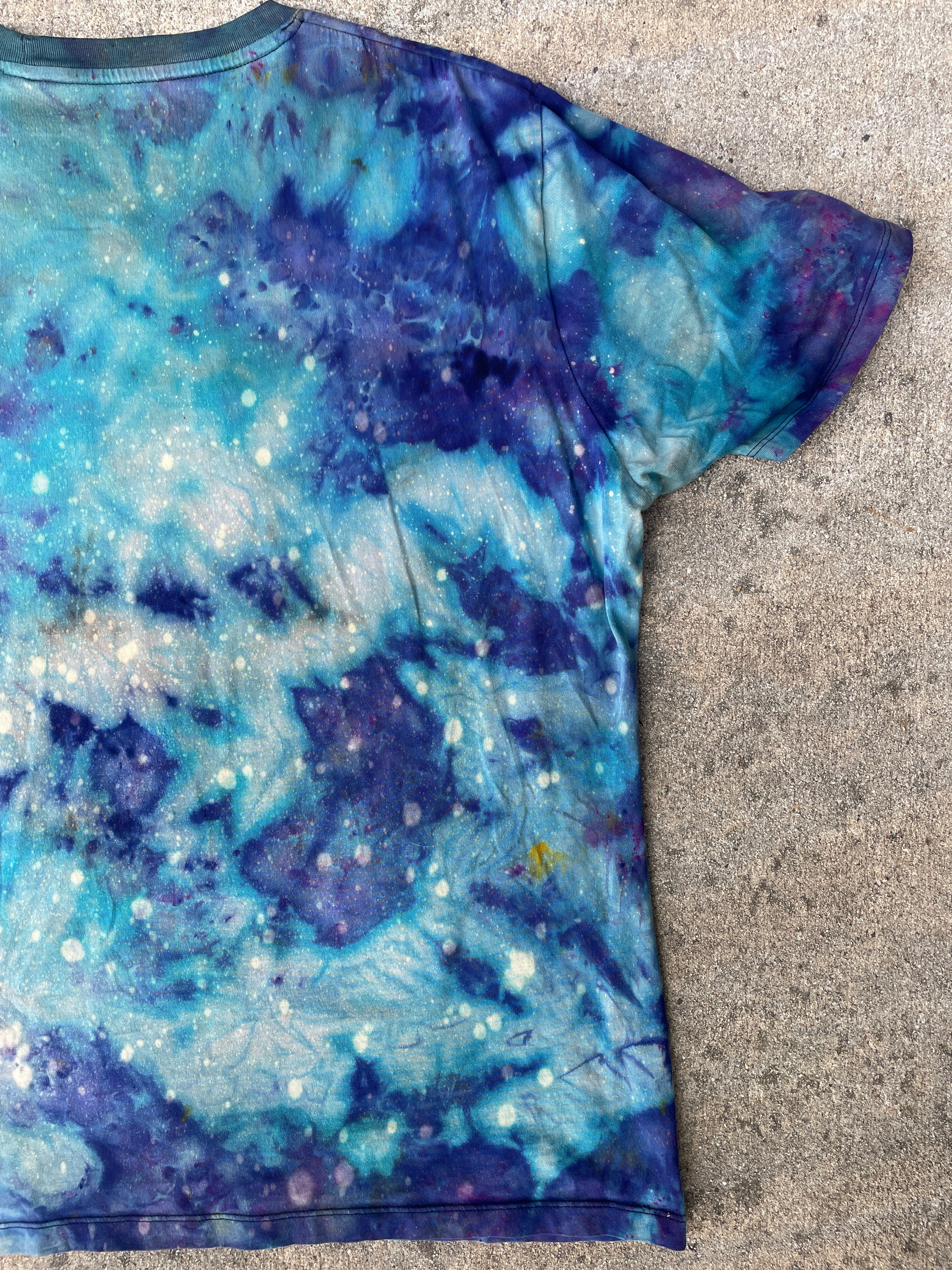 Hand-Printed North Carolina Purple and Blue Galaxy Dye Short Sleeve T-Shirt | Men's Size Large