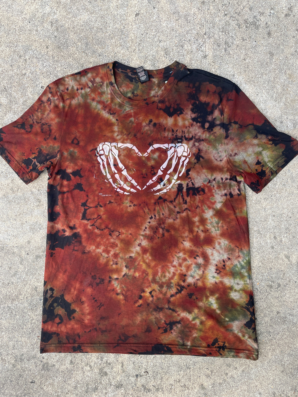 Hand-Printed Skeleton Heart Hands Black and Orange Reverse Tie Dye Short Sleeve T-Shirt | Men's Size Large