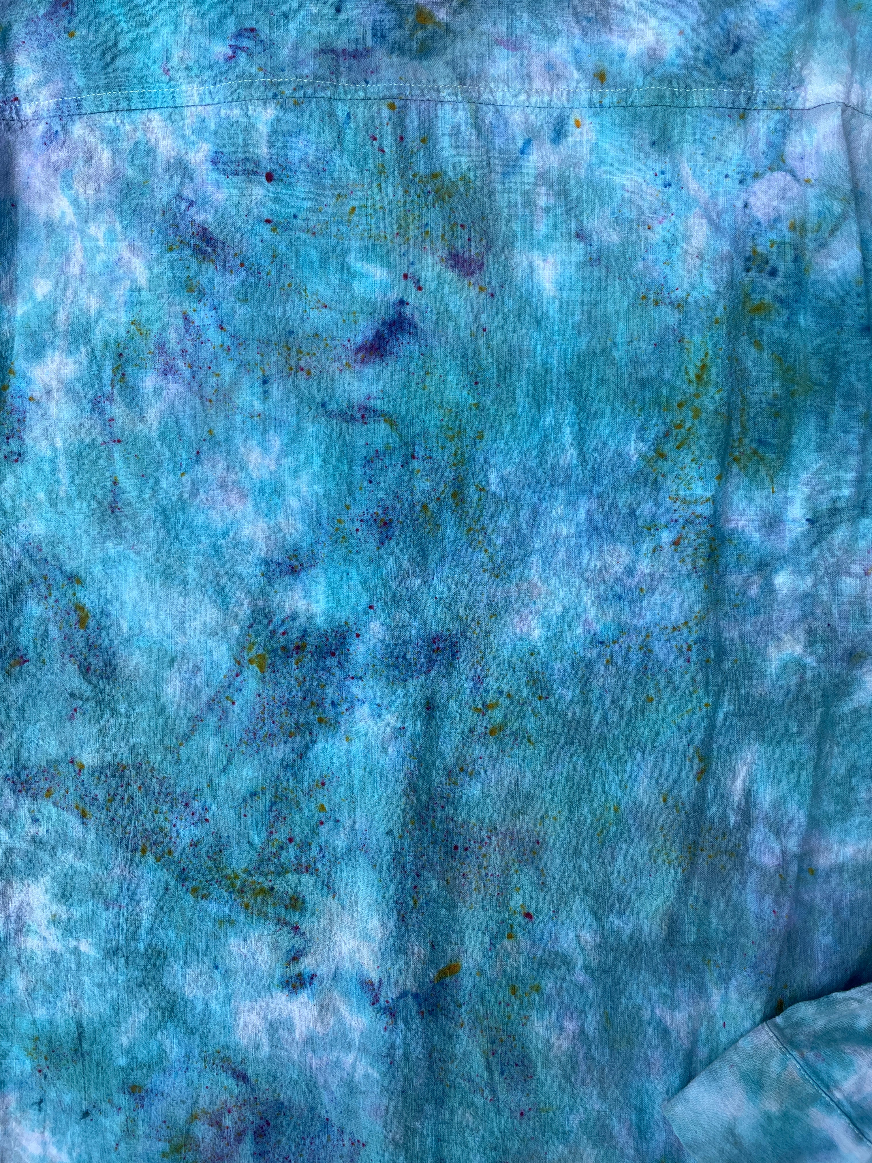 Hand-Printed Largemouth Bass Blue and White Tie Dye Button-Up Shirt | Women's Large