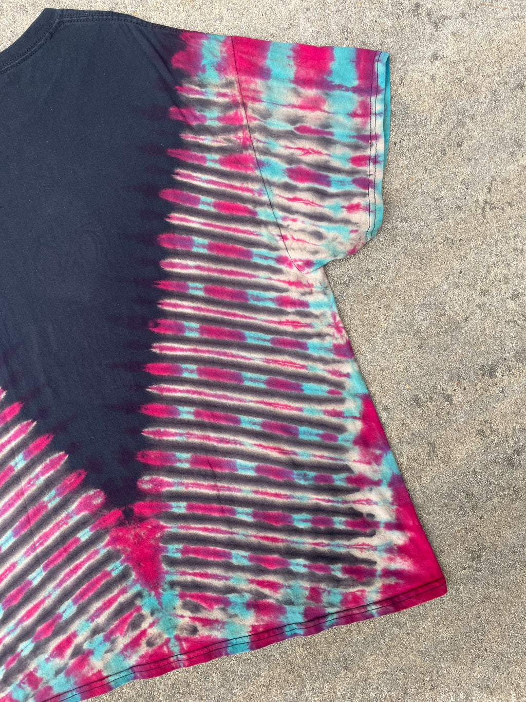 Hand-Printed Send It Skull Black, Red, and Blue Reverse Tie Dye Short Sleeve T-Shirt | Men's Size XL