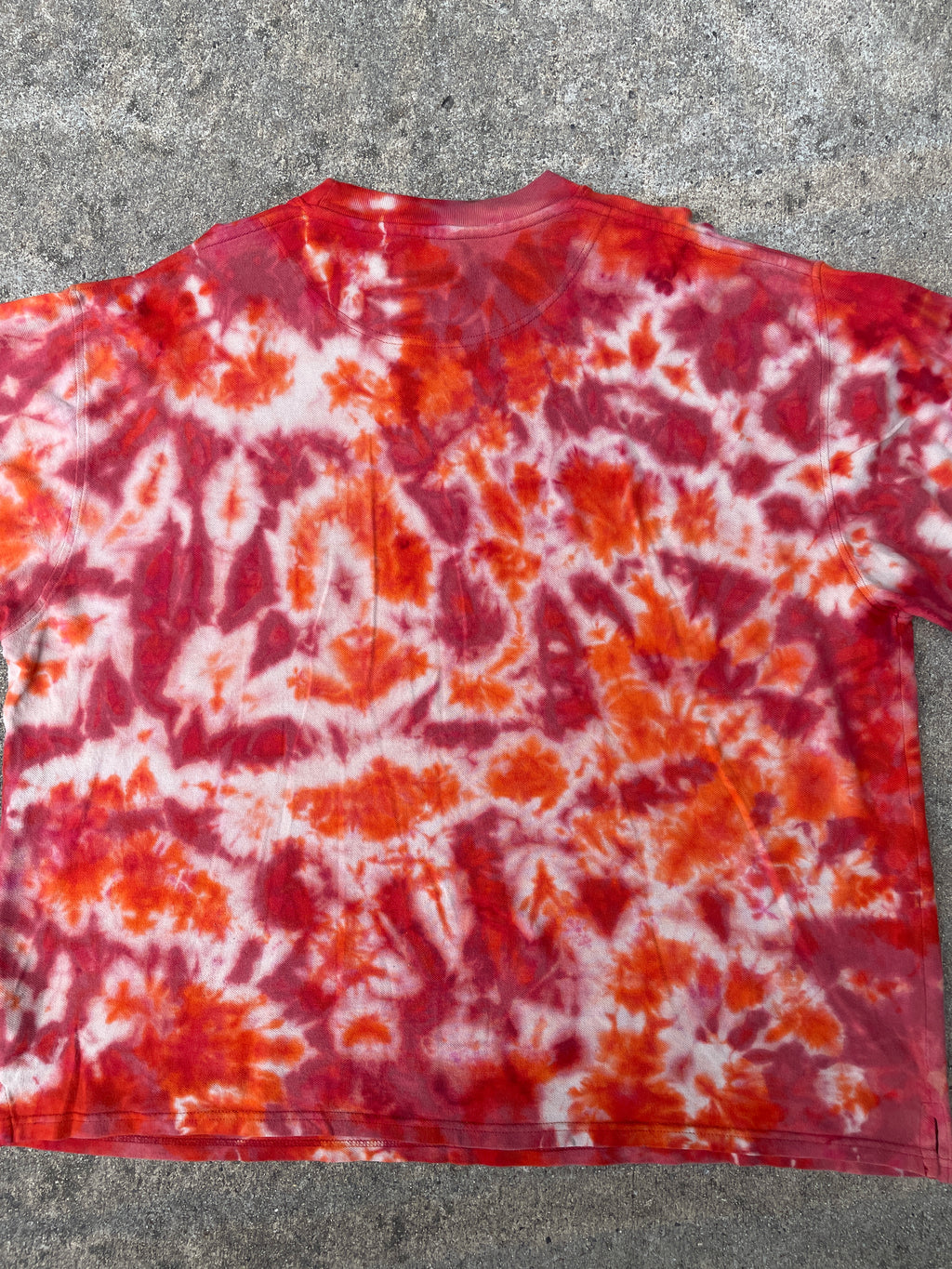 Hand-Printed Largemouth Red and Orange Tie Dye Short Sleeve T-Shirt | Men's Size XL