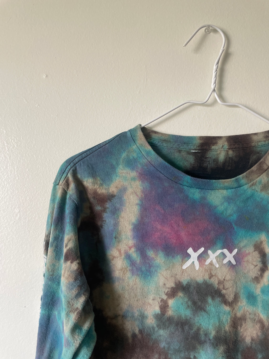XS Men's XXXTentacion Handmade Tie Dye Long Sleeve T-Shirt | One-Of-a-Kind Upcycled Purple and Blue Crumpled Top