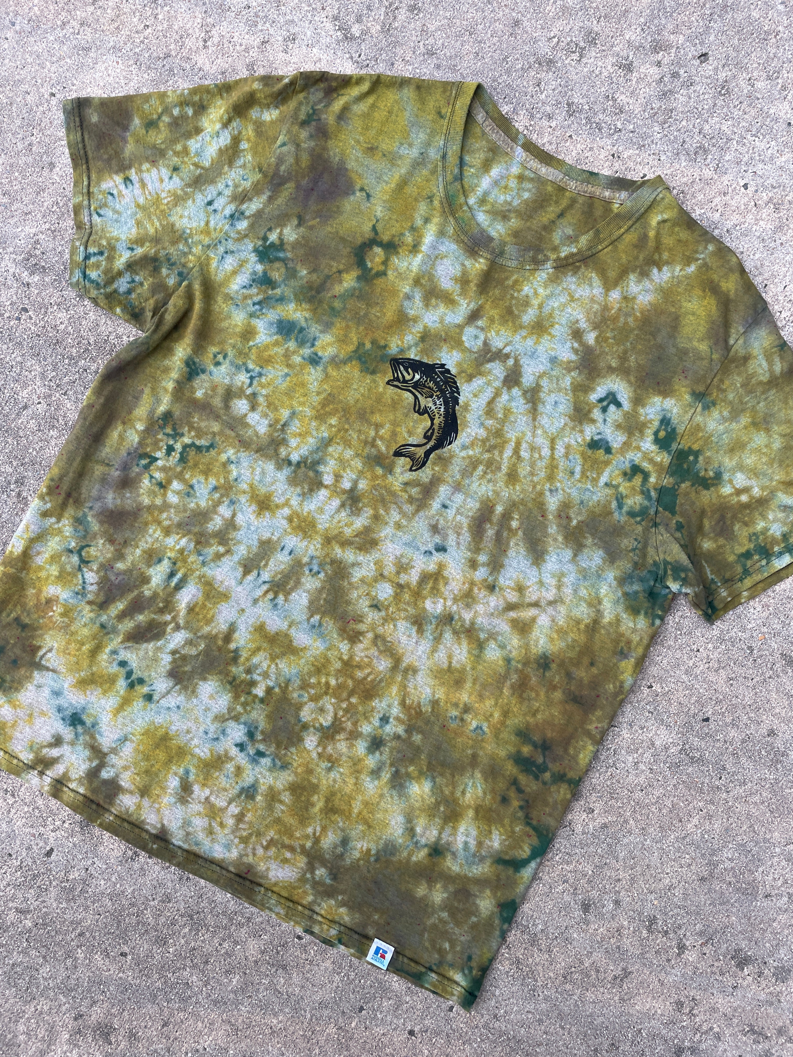 Hand-Printed Largemouth Bass Green and Gray Reverse Tie Dye Short Sleeve T-Shirt | Men's Size XL