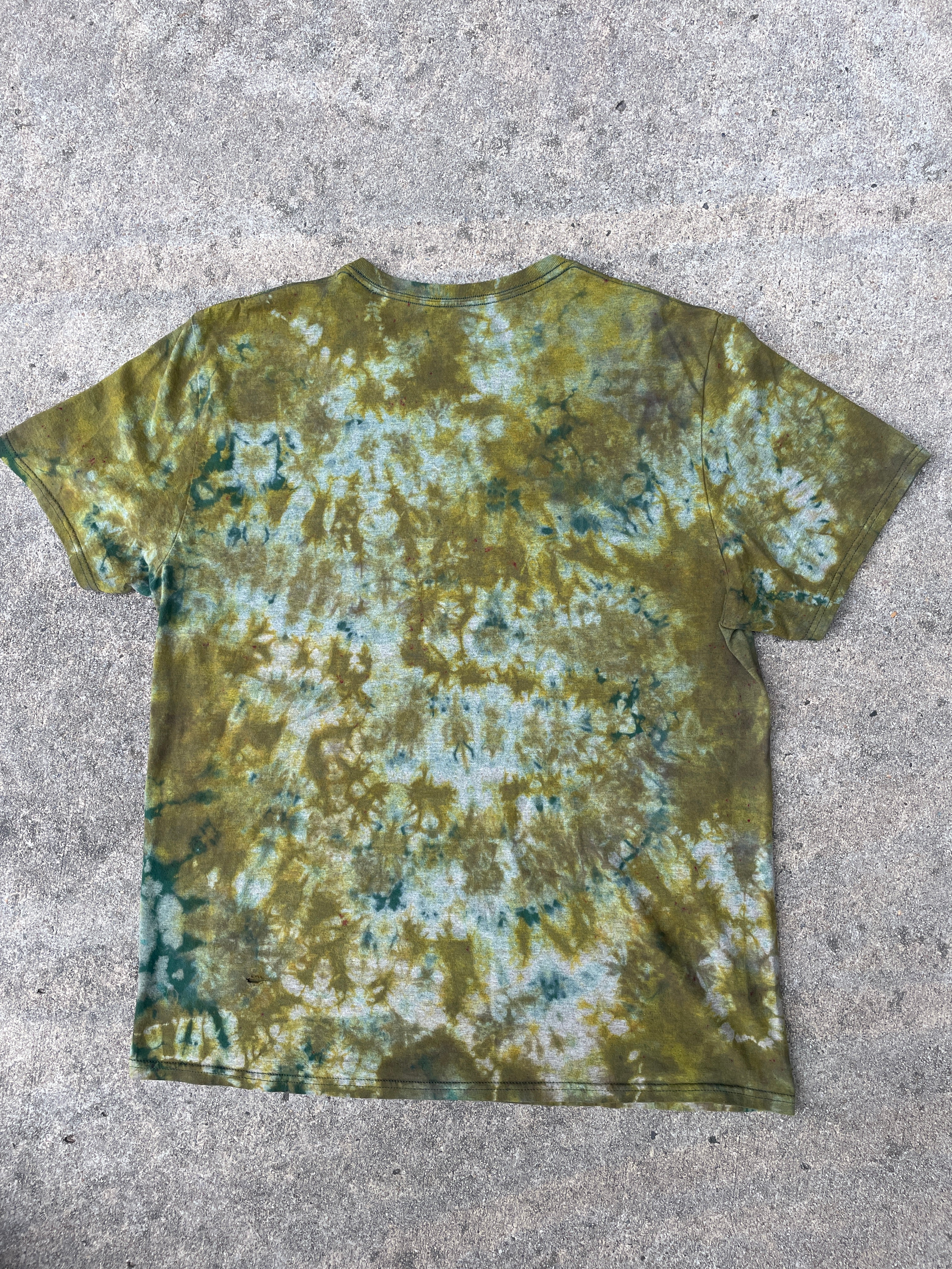Hand-Printed Largemouth Bass Green and Gray Reverse Tie Dye Short Sleeve T-Shirt | Men's Size XL