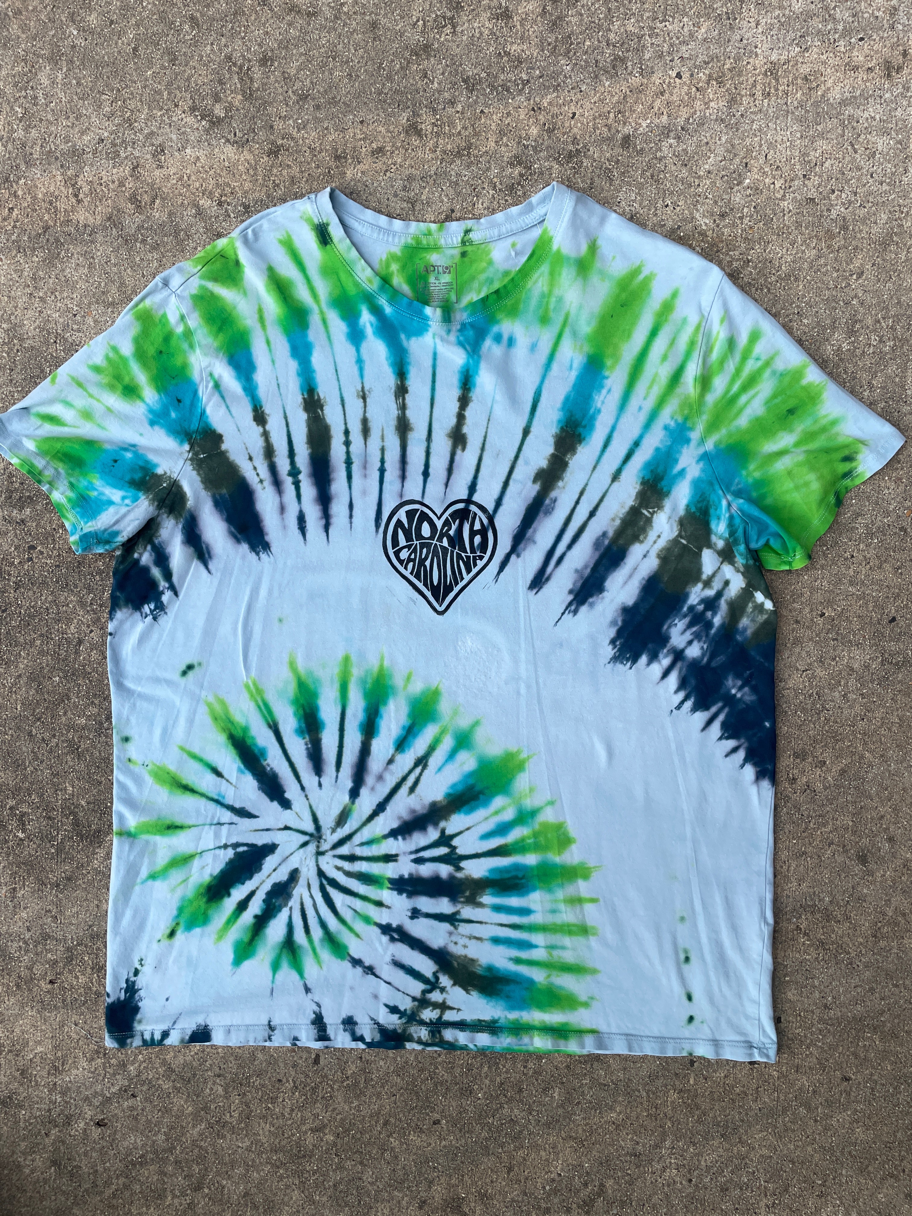 Hand-Printed North Carolina Green and Blue Spiral Tie Dye Short Sleeve T-Shirt | Men's Size XL