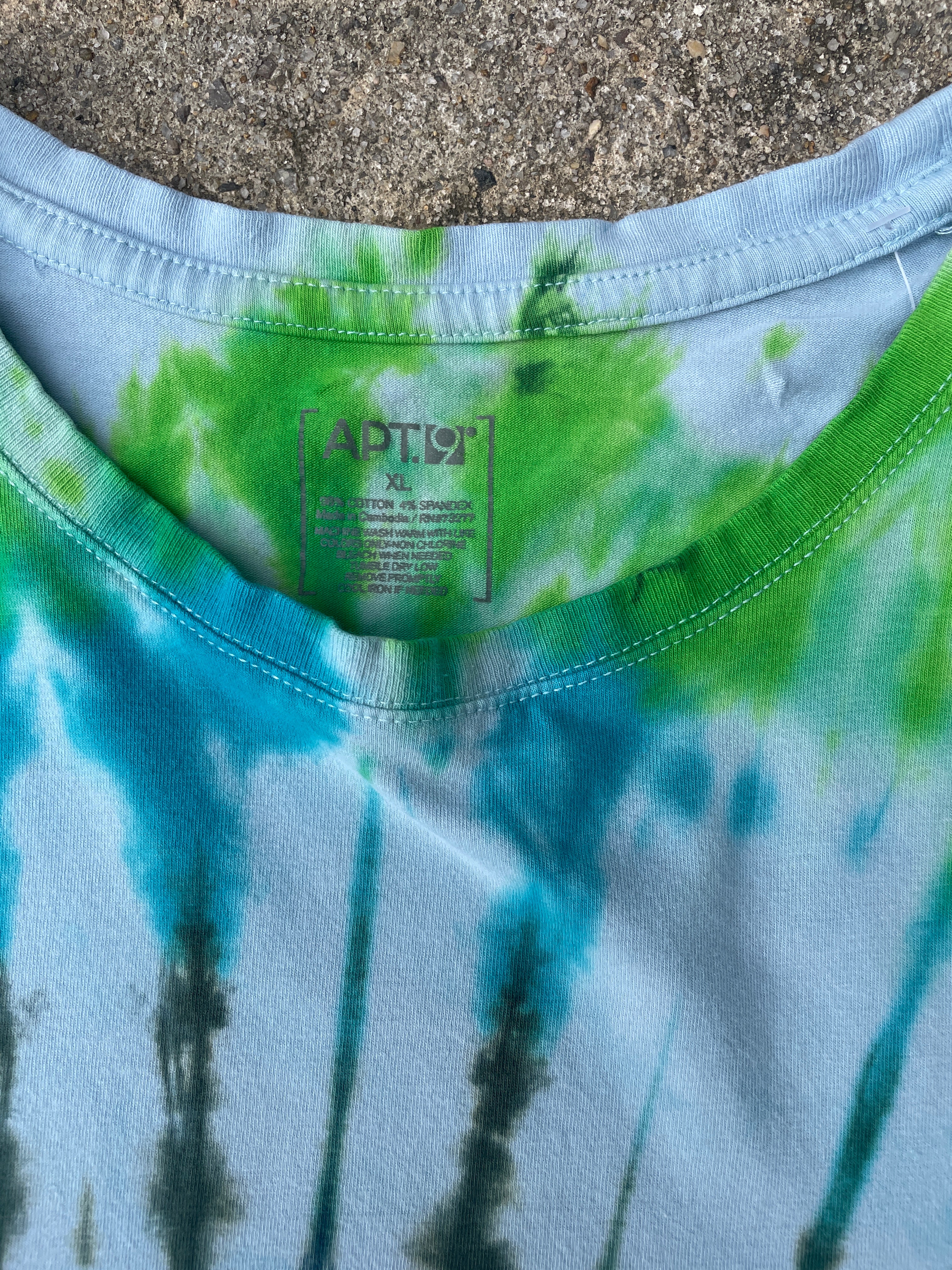 Hand-Printed North Carolina Green and Blue Spiral Tie Dye Short Sleeve T-Shirt | Men's Size XL