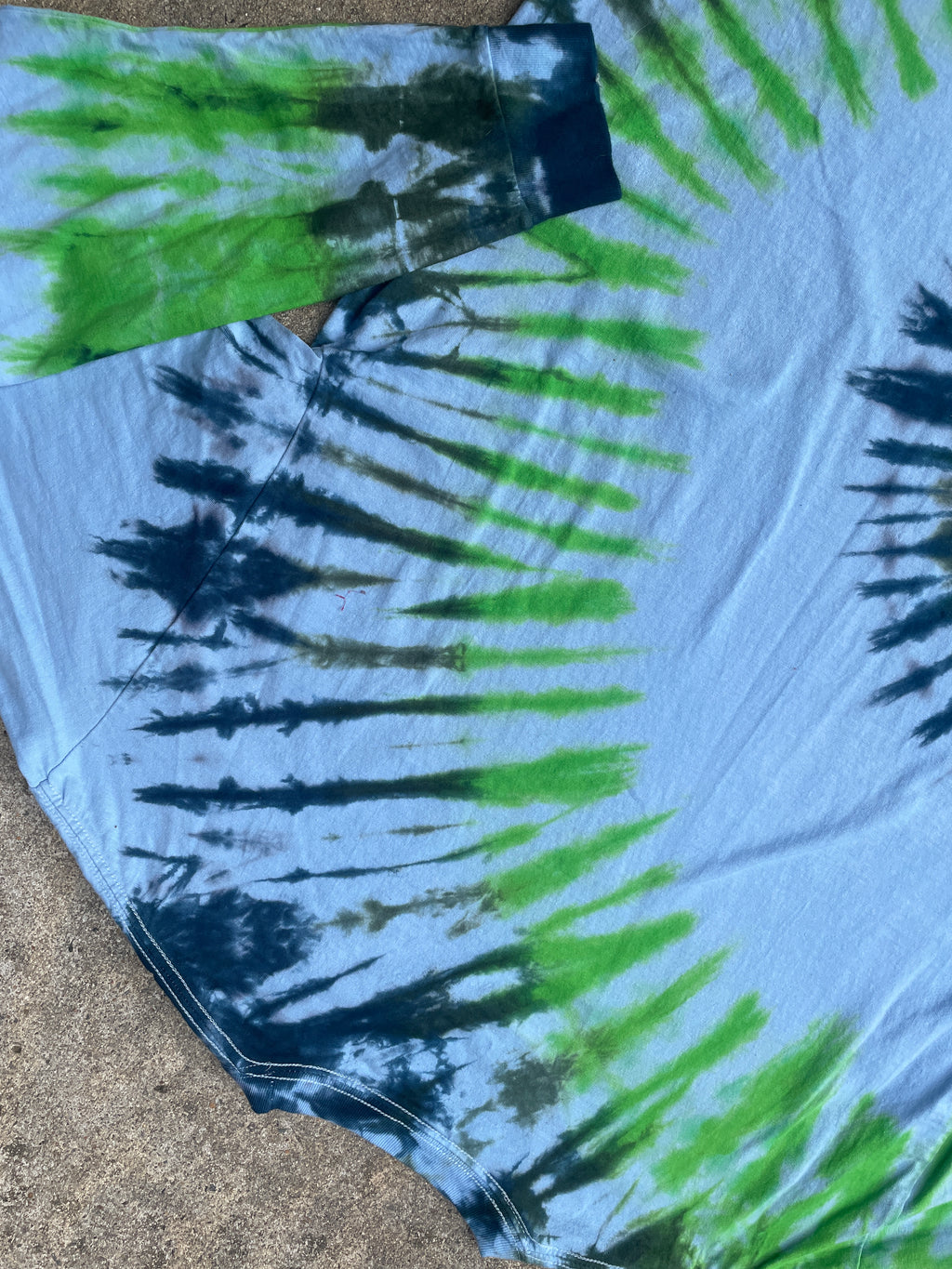 Hand-Printed Skeleton Peace Sign Green and Blue Spiral Tie Dye Long Sleeve T-Shirt | Men's Size XL