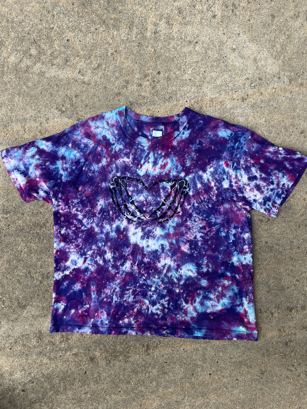 Hand-Printed Skeleton Heart Hands Blue and Purple Tie Dye Short Sleeve T-Shirt | Men's Size XL