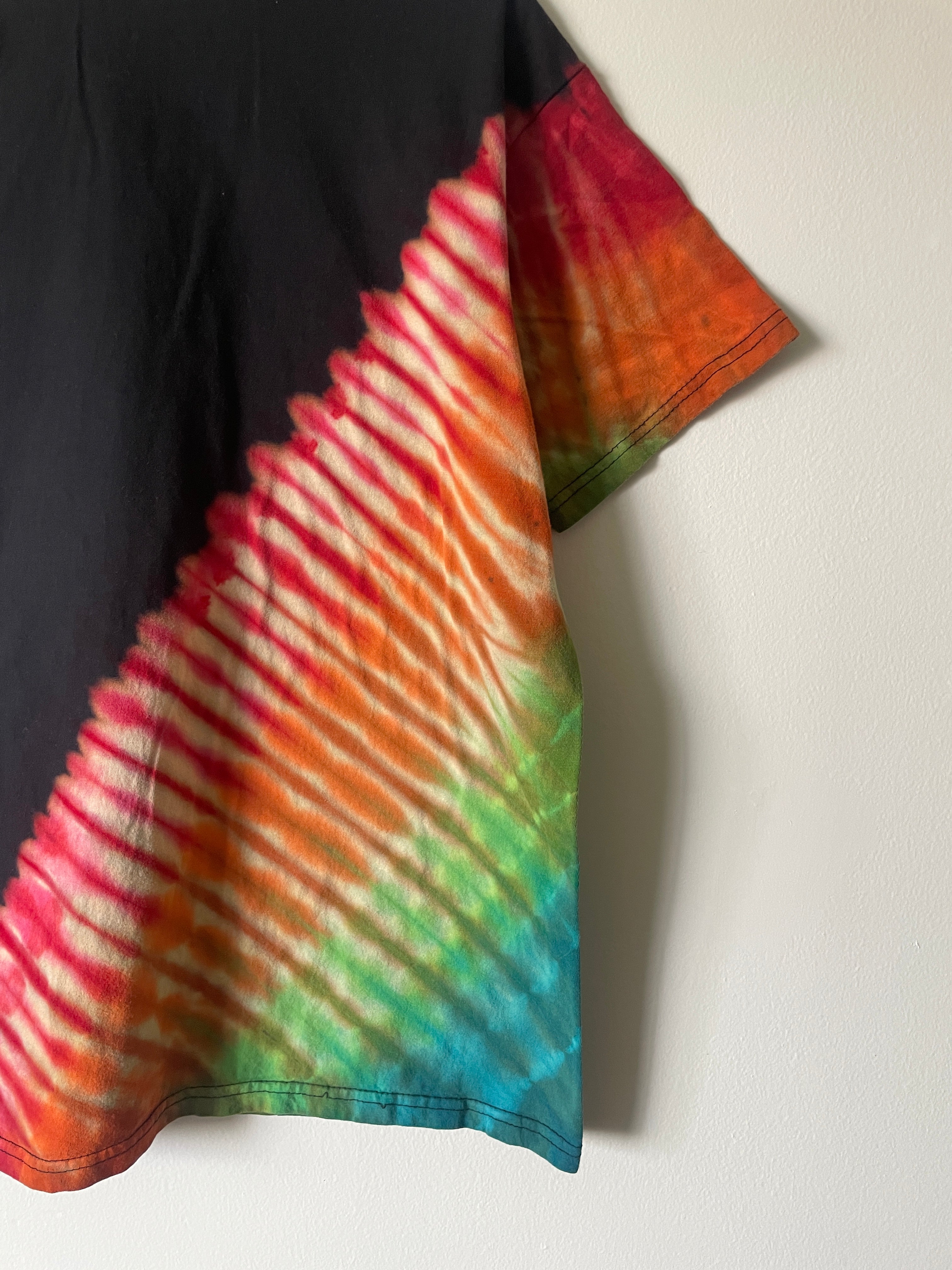The Cheetah Handmade Tie Dye Short Sleeve T-Shirt | One-Of-a-Kind Upcycled Black and Rainbow Pleated Top | Men's Large