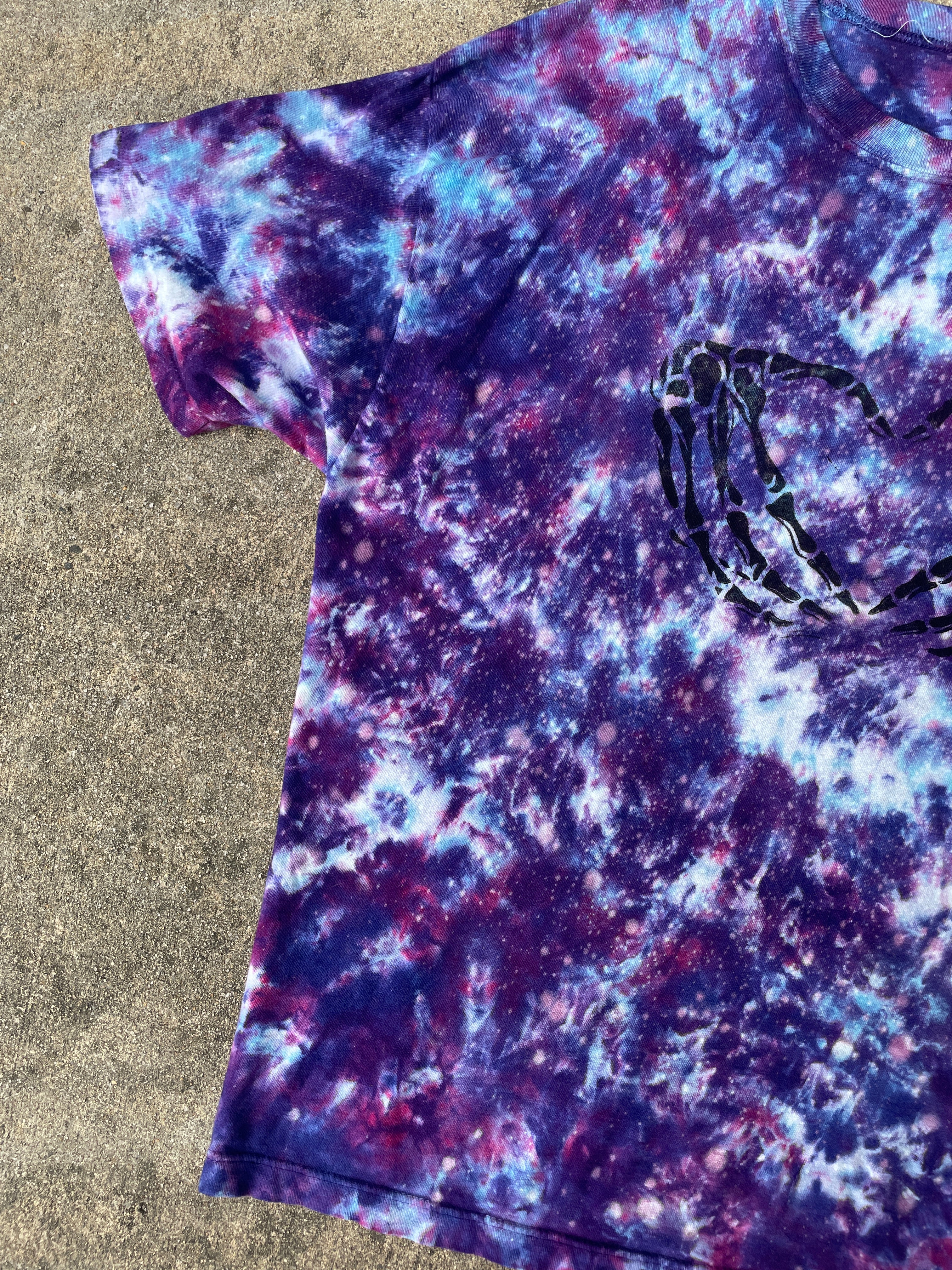 Hand-Printed Skeleton Heart Hands Blue and Purple Tie Dye Short Sleeve T-Shirt | Men's Size XL