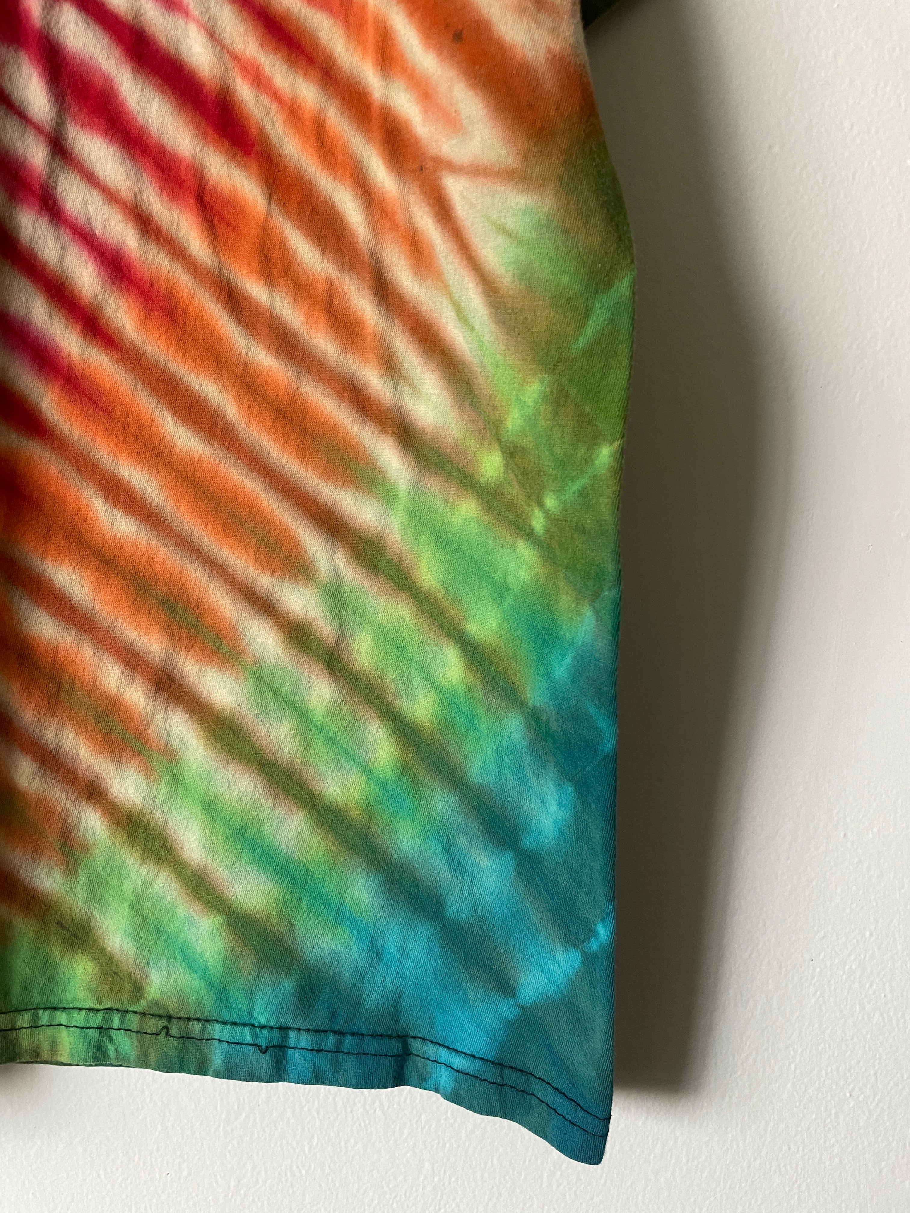 The Cheetah Handmade Tie Dye Short Sleeve T-Shirt | One-Of-a-Kind Upcycled Black and Rainbow Pleated Top | Men's Large