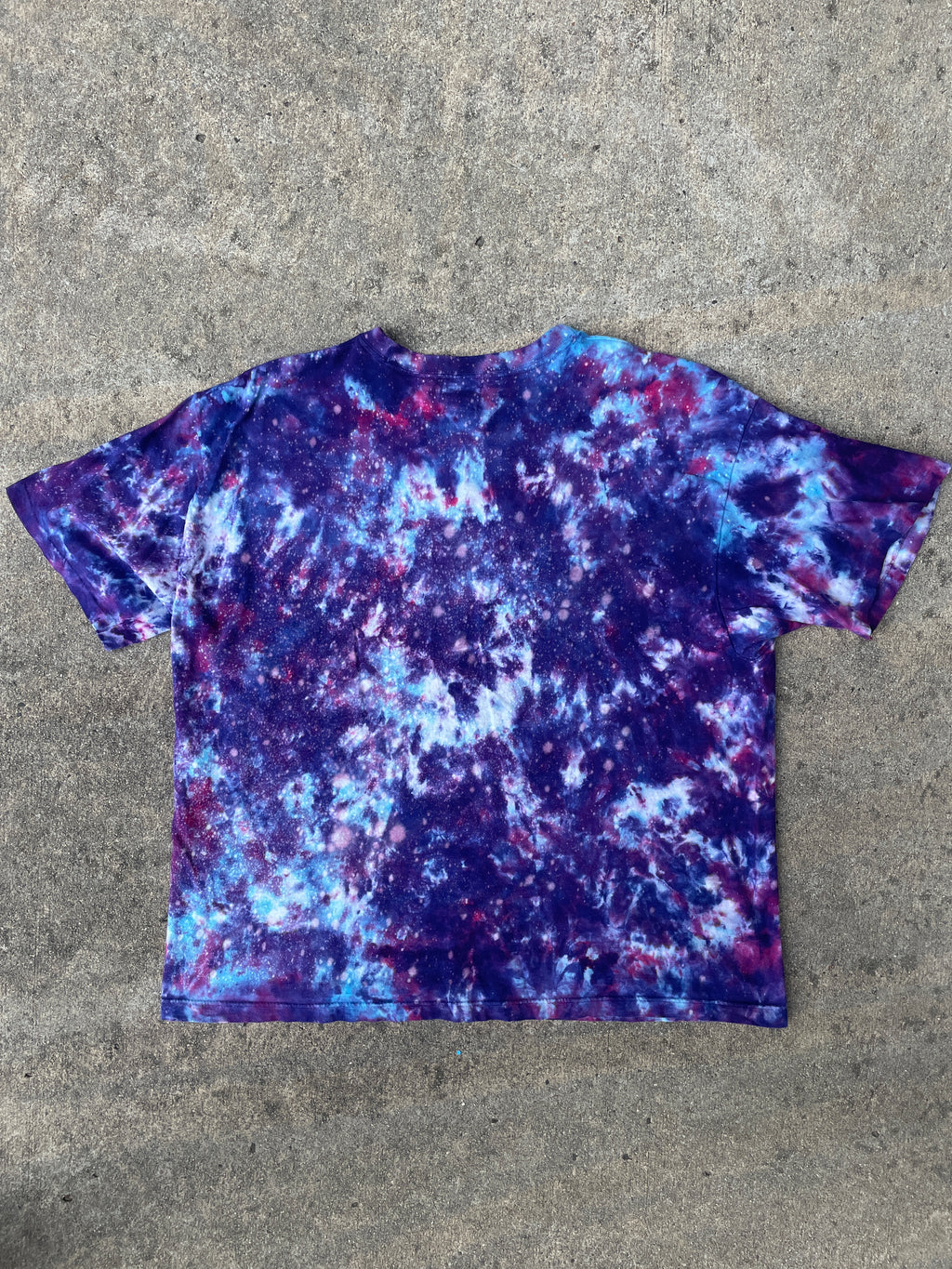 Hand-Printed Skeleton Heart Hands Blue and Purple Tie Dye Short Sleeve T-Shirt | Men's Size XL