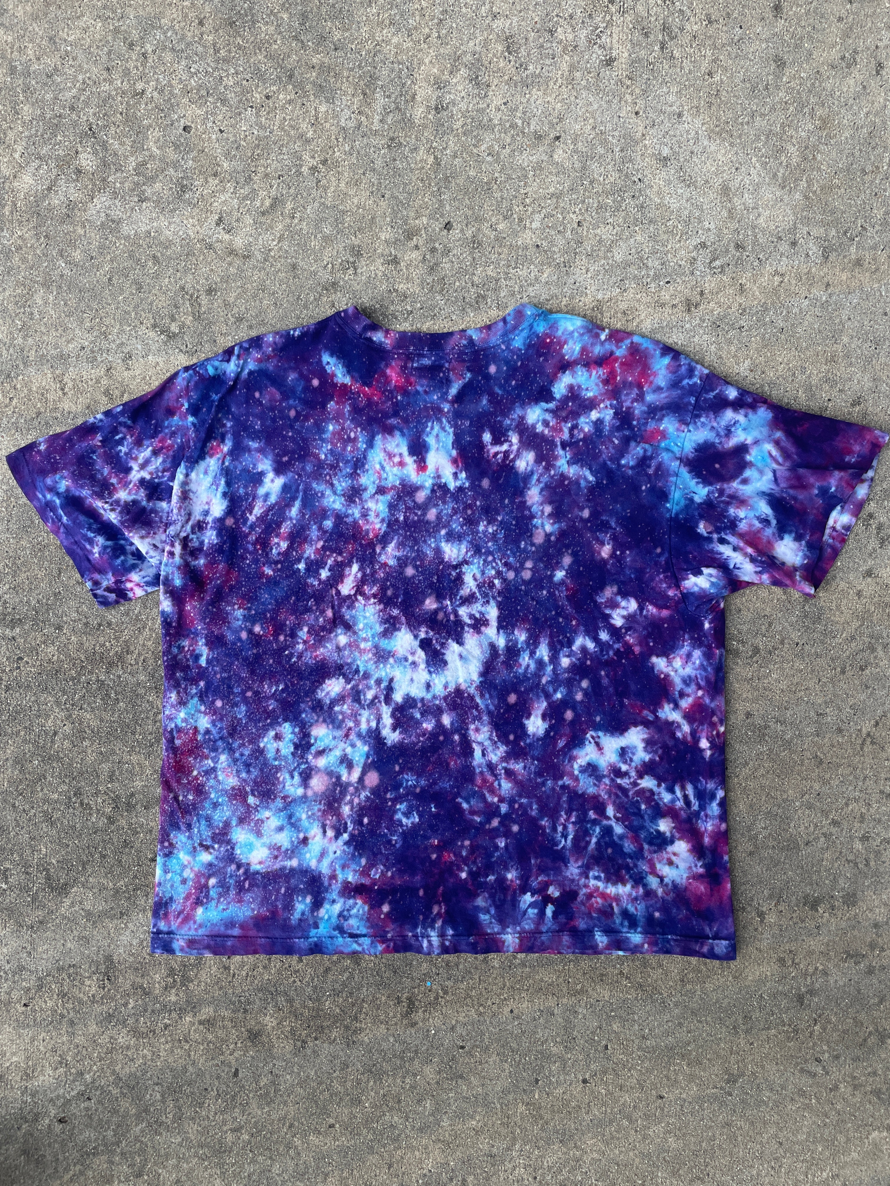 Hand-Printed Skeleton Heart Hands Blue and Purple Tie Dye Short Sleeve T-Shirt | Men's Size XL