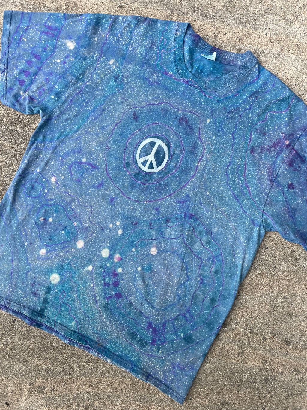Hand-Printed Peace Sign Blue and Purple Geode Tie Dye Short Sleeve T-Shirt | Men's Size XL