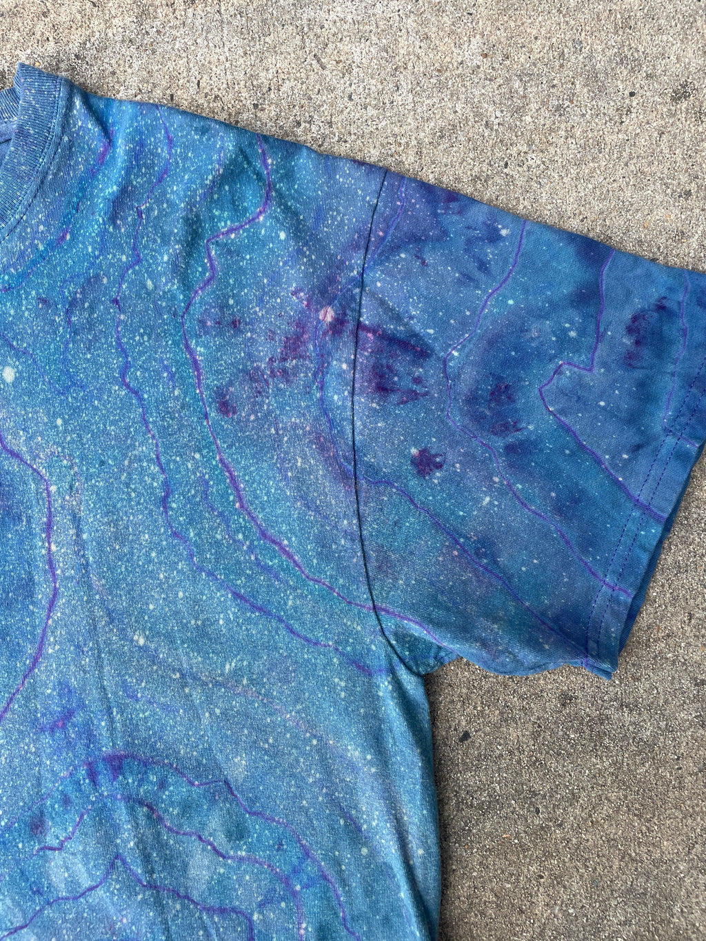 Hand-Printed Peace Sign Blue and Purple Geode Tie Dye Short Sleeve T-Shirt | Men's Size XL