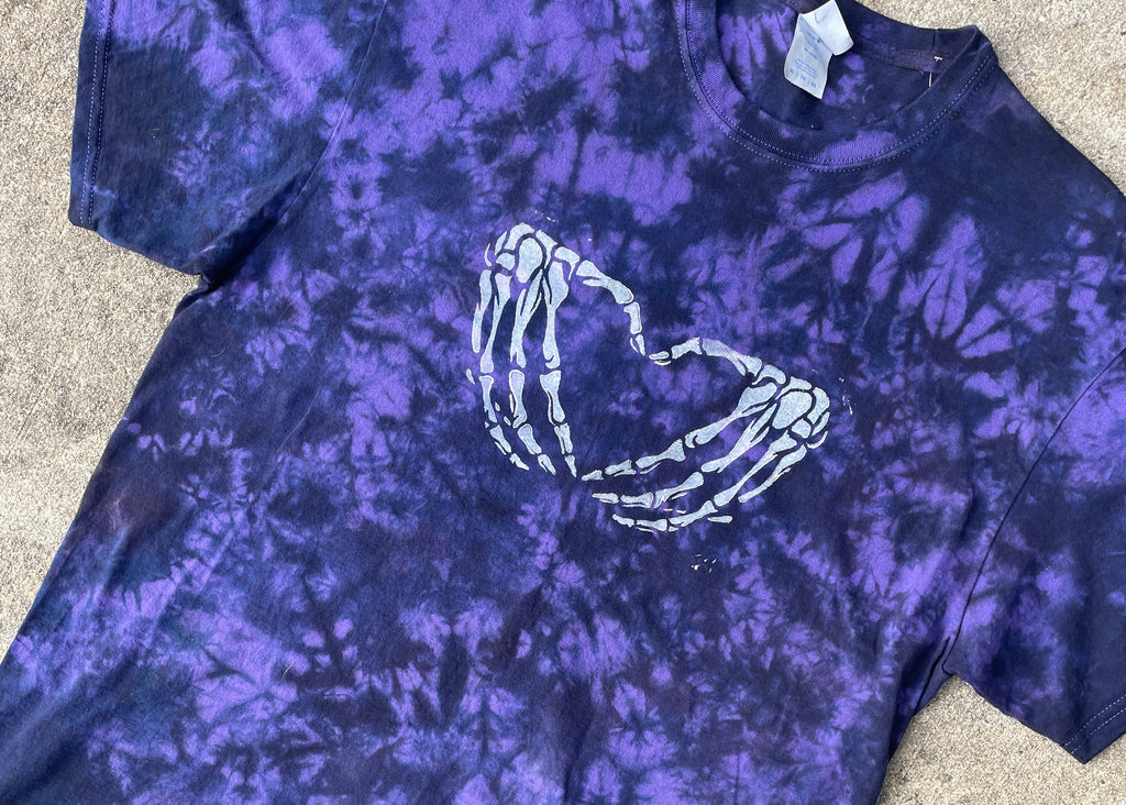 Hand-Printed Skeleton Heart Hands Black and Purple Tie Dye Short Sleeve T-Shirt | Men's Size XL