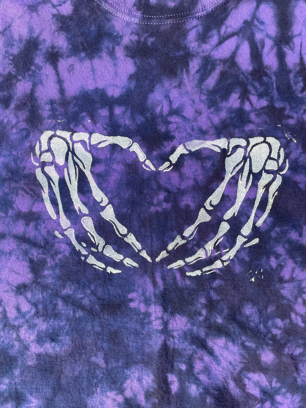 Hand-Printed Skeleton Heart Hands Black and Purple Tie Dye Short Sleeve T-Shirt | Men's Size XL
