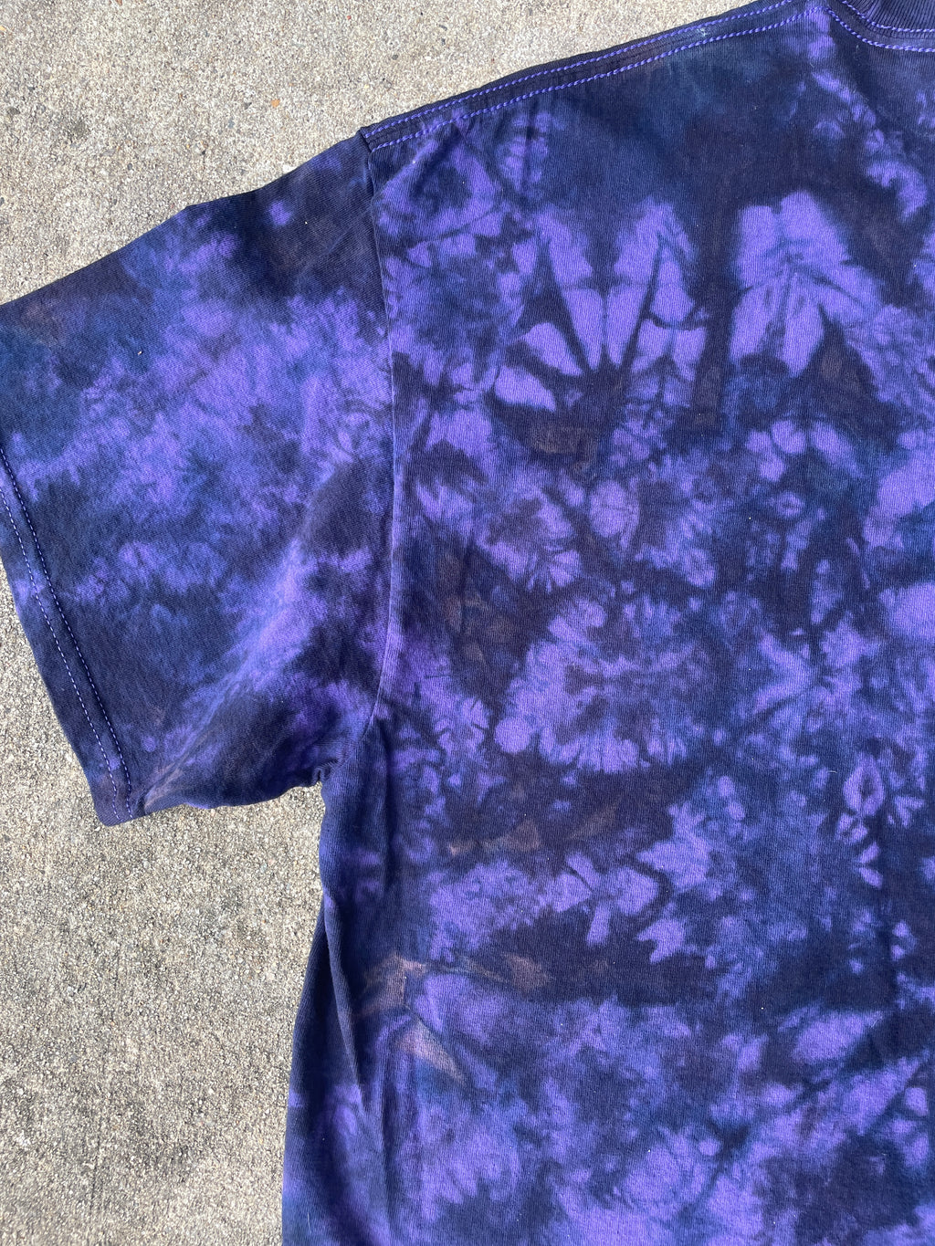 Hand-Printed Skeleton Heart Hands Black and Purple Tie Dye Short Sleeve T-Shirt | Men's Size XL
