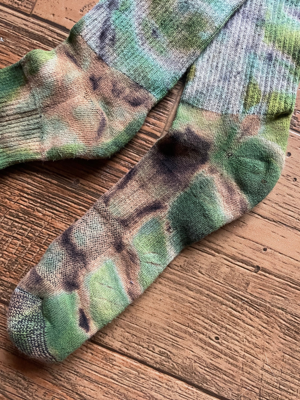 Green and Black Acid Dye Socks | One-of-a-Kind Nike Dri-FIT Everyday Plus Training Socks | Size Large (Men's 9-12/Women's 10-13)