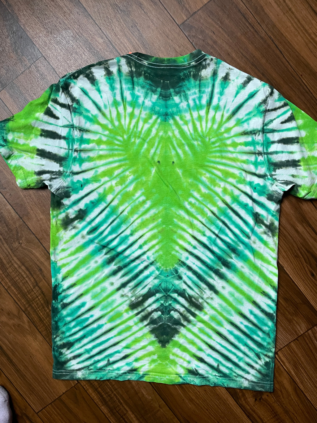 Men's Medium You Are Loved Heart-Shaped Tie Dye Short Sleeve T-Shirt