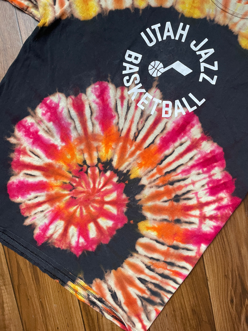 Men's Large Utah Jazz Reverse Tie Dye Short Sleeve T-Shirt