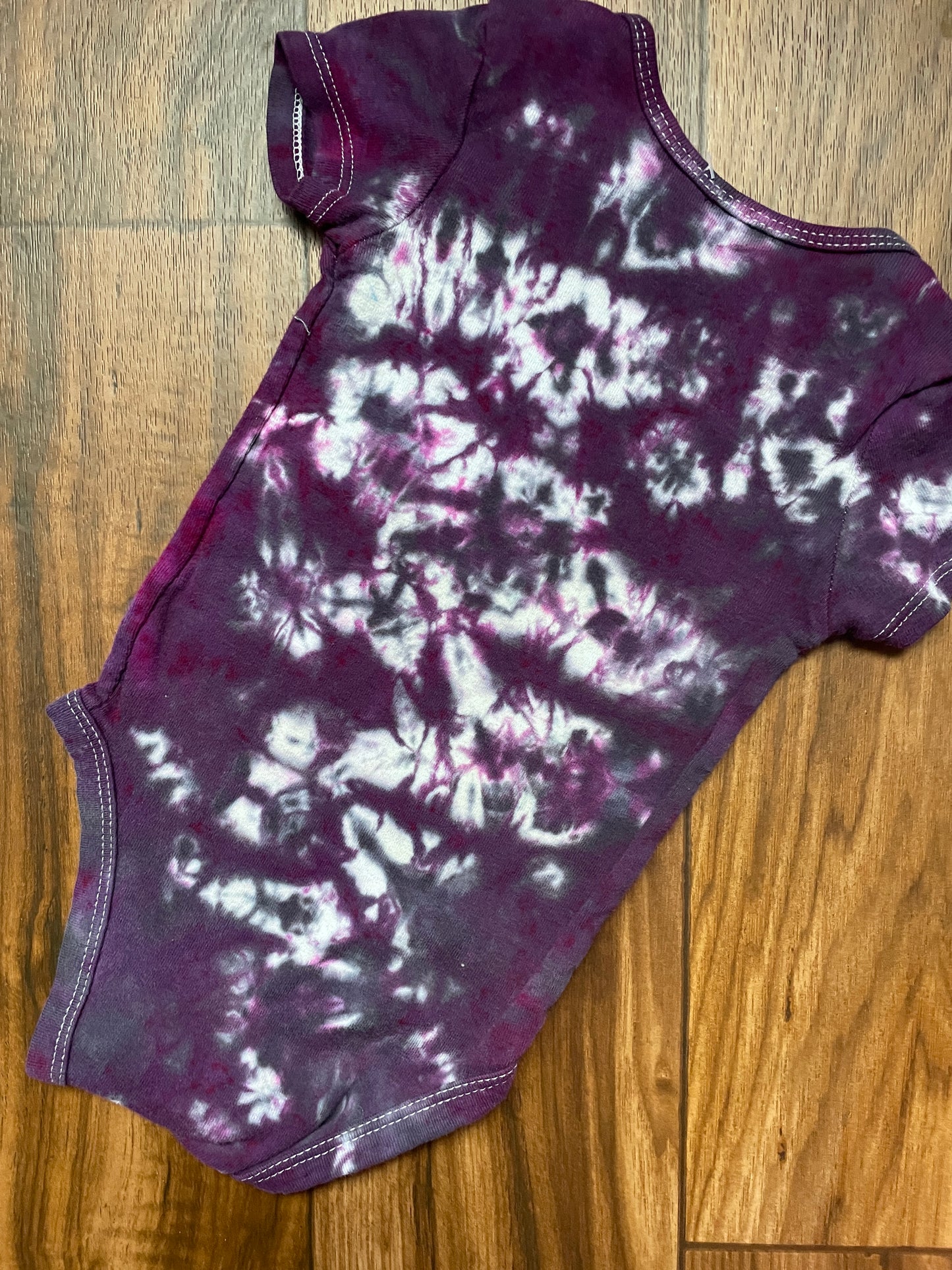 6-9 MO Purple & Gray Tie Dye Short Sleeve Baby Onesie