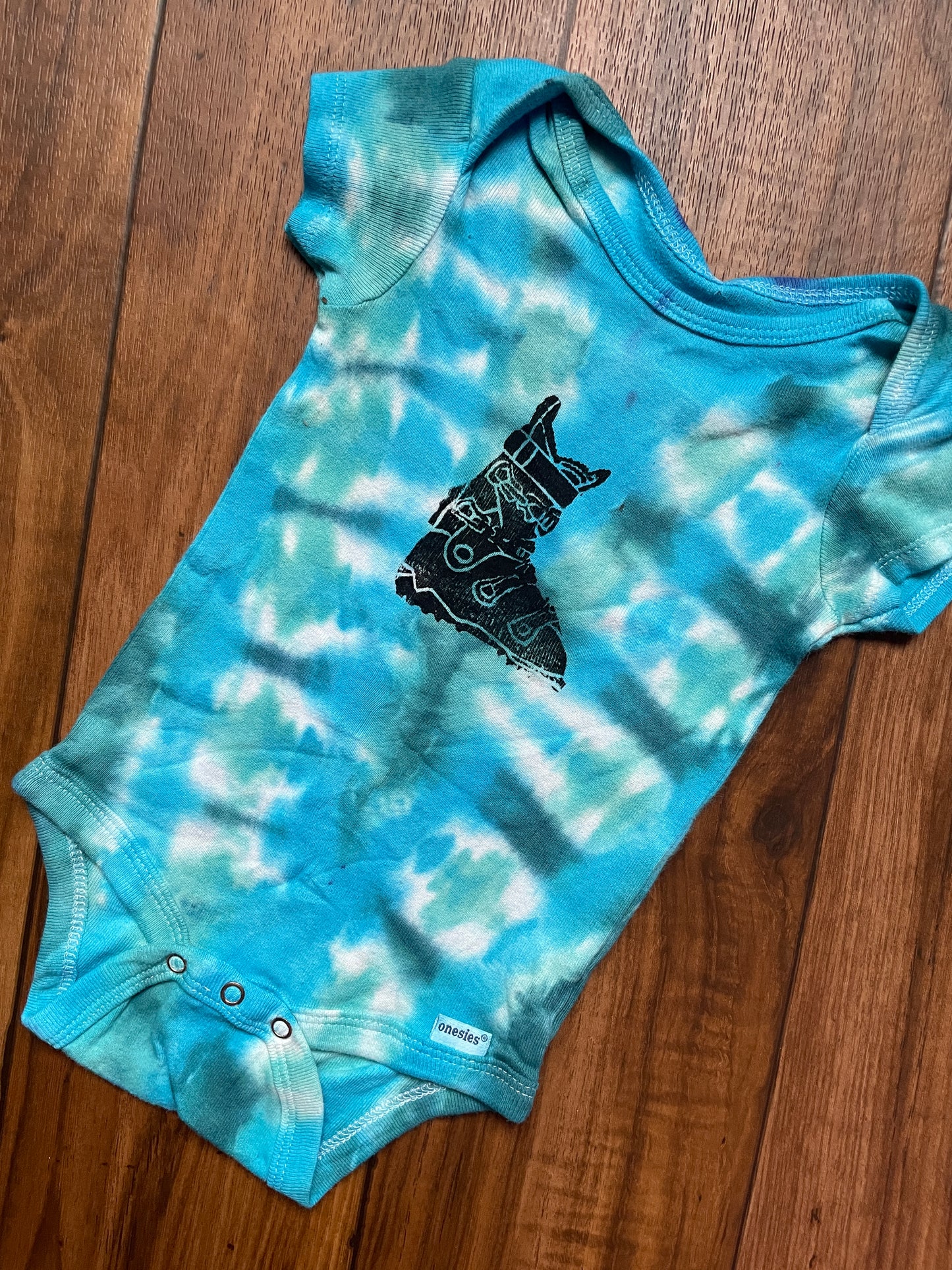 3-6 MO Blue & Green Ski Boot Tie Dye Short Sleeve Baby Onesie