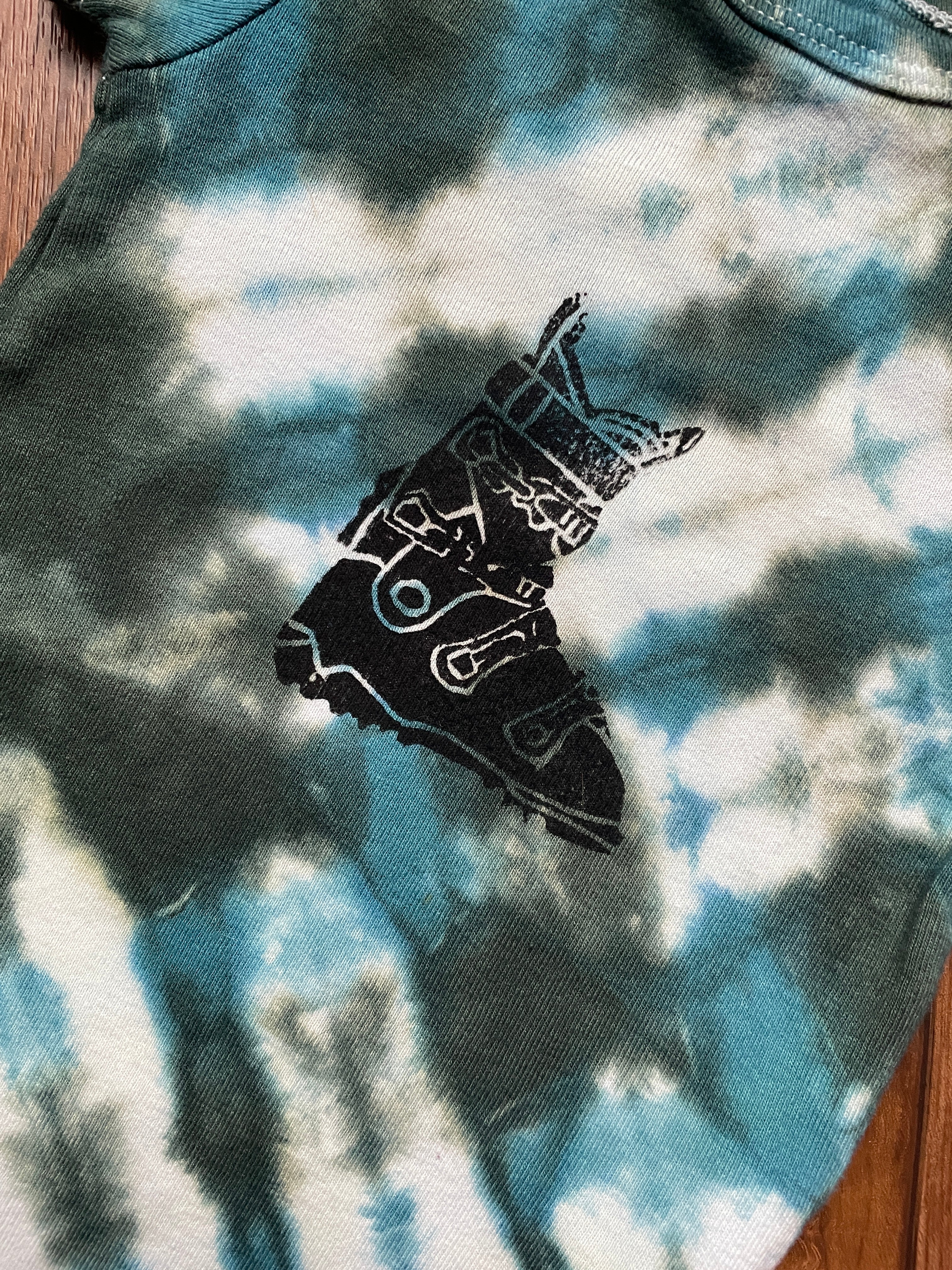 6 MO Teal & Turquoise Ski Boot Tie Dye Short Sleeve Baby Onesie
