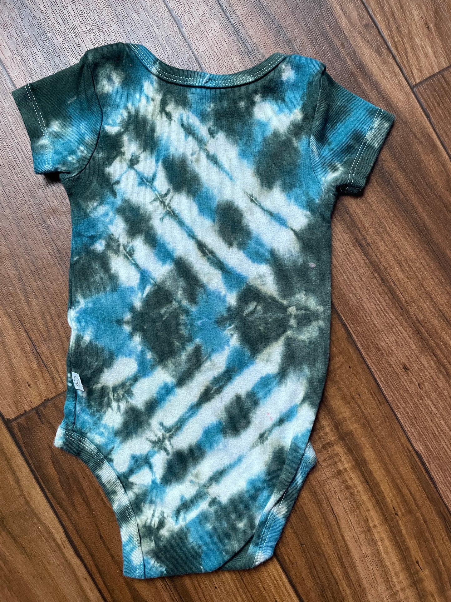 6 MO Teal & Turquoise Ski Boot Tie Dye Short Sleeve Baby Onesie