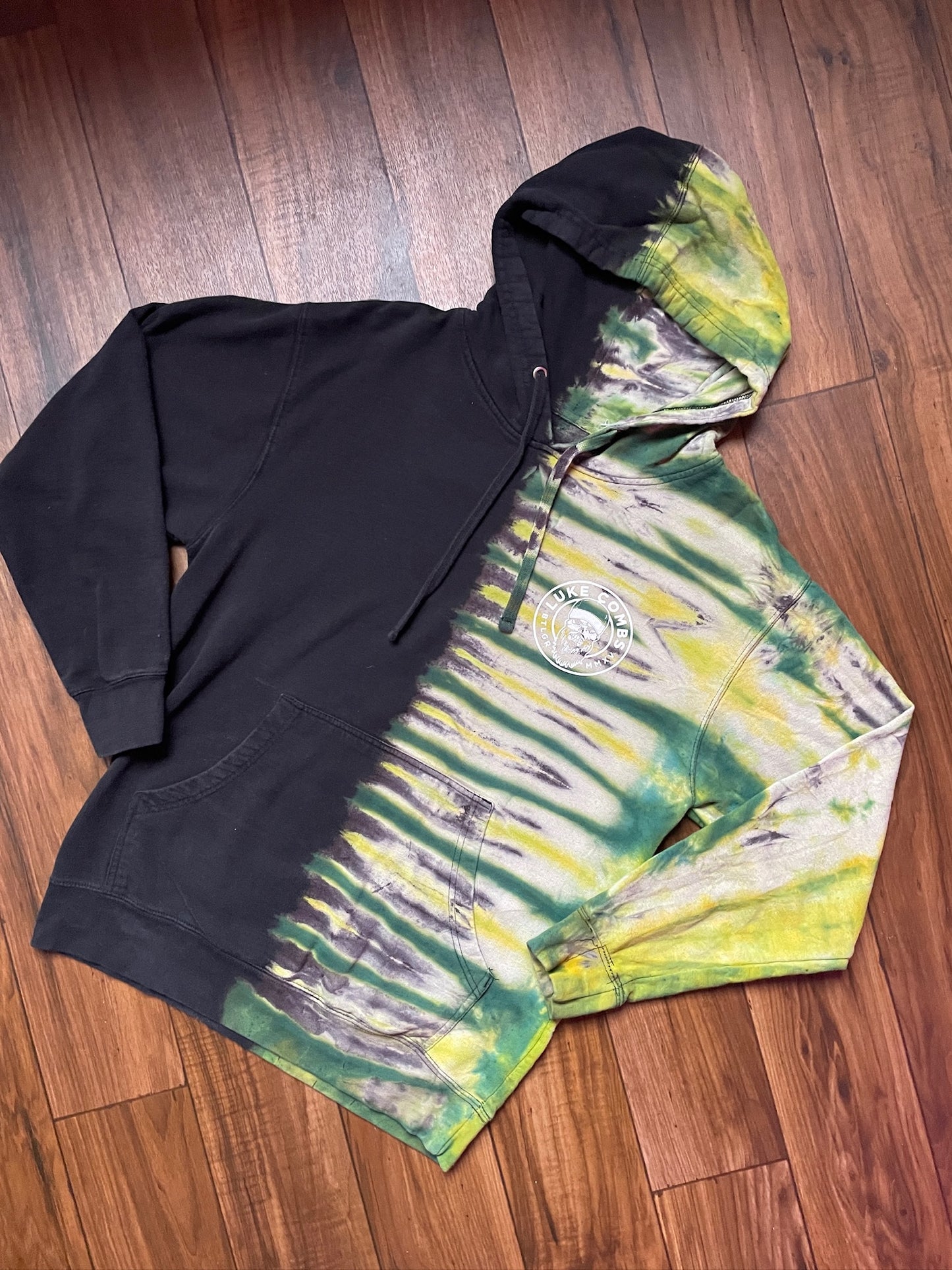 Men's Medium Luke Combs Tour Tie Dye Hoodie