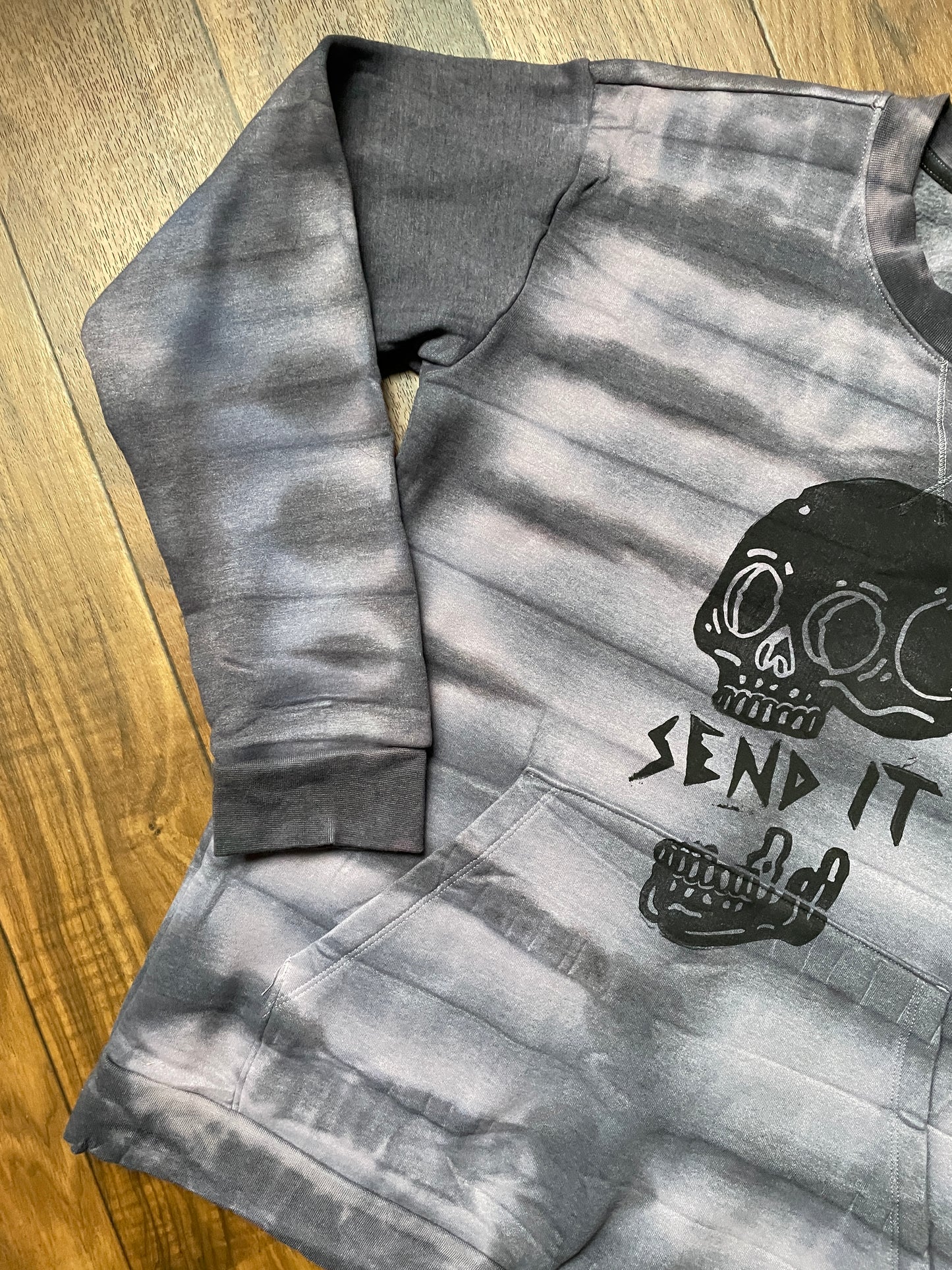 Women's Small Send It Skull Tie Dye Crewneck Sweatshirt