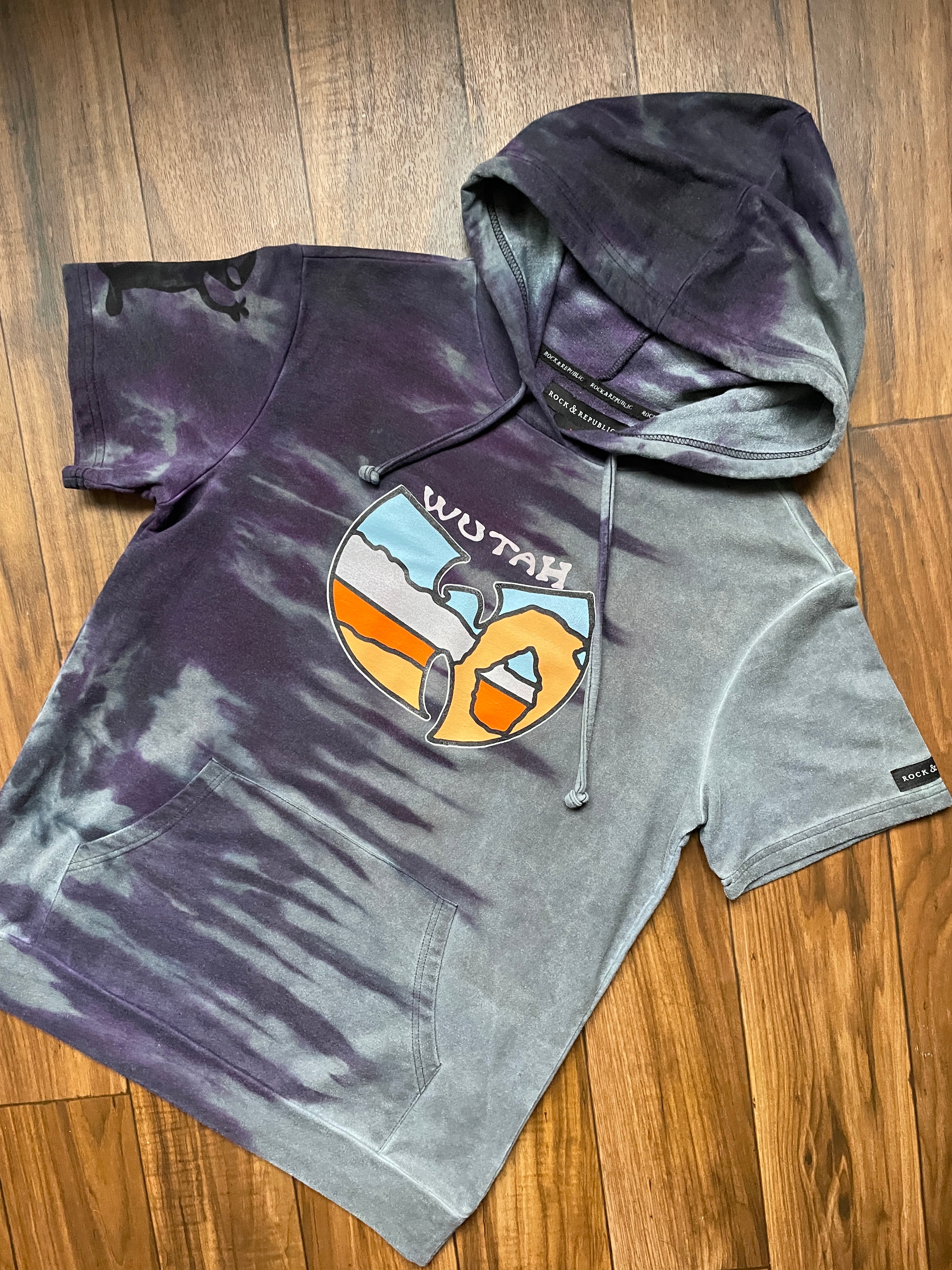 Men's Medium WUTAH Tie Dye Hooded Short Sleeve T-Shirt