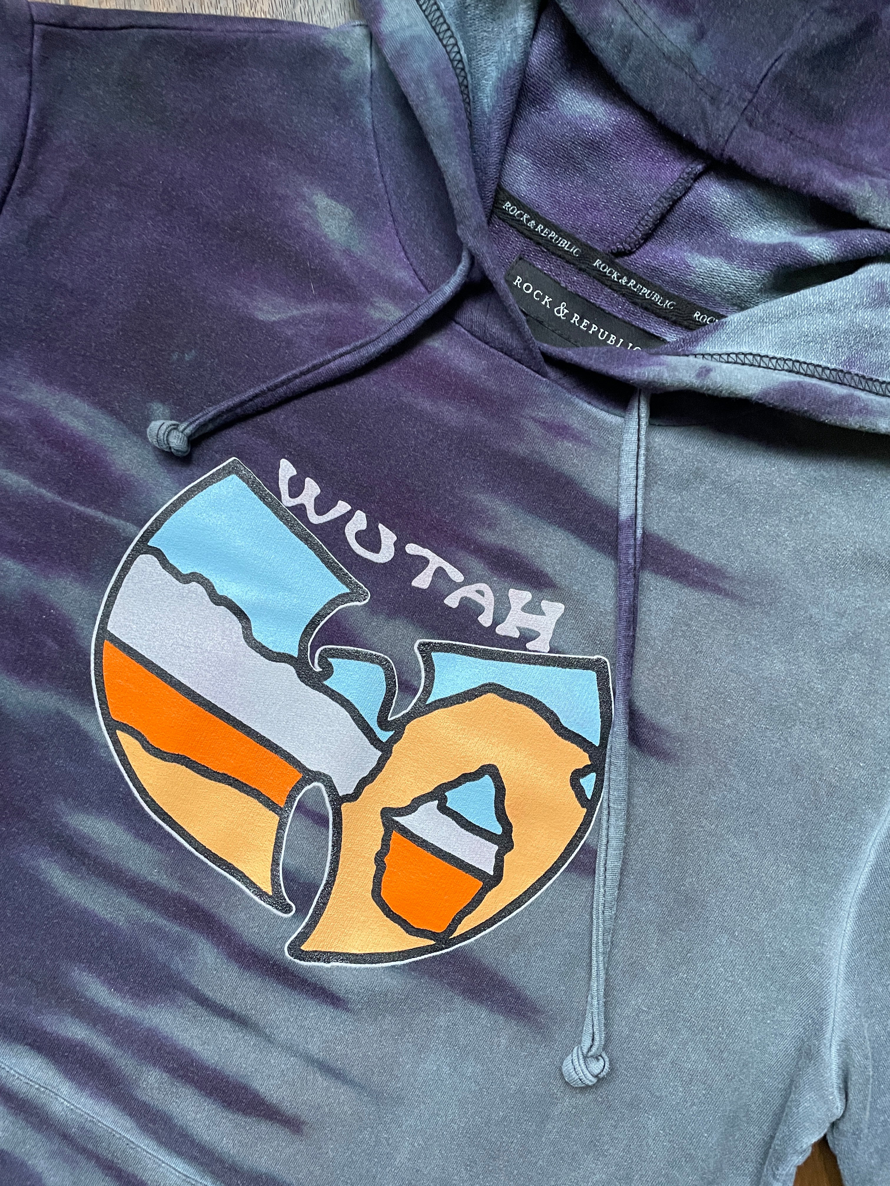 Men's Medium WUTAH Tie Dye Hooded Short Sleeve T-Shirt