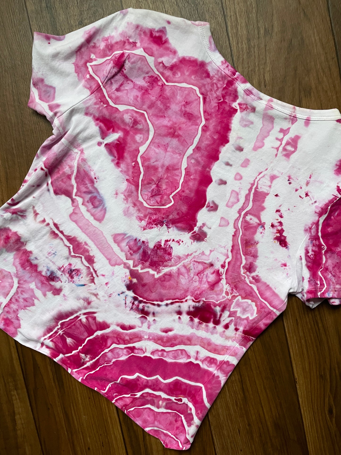 Women's Medium Delicate Arch Tie Dye Short Sleeve Crop Top