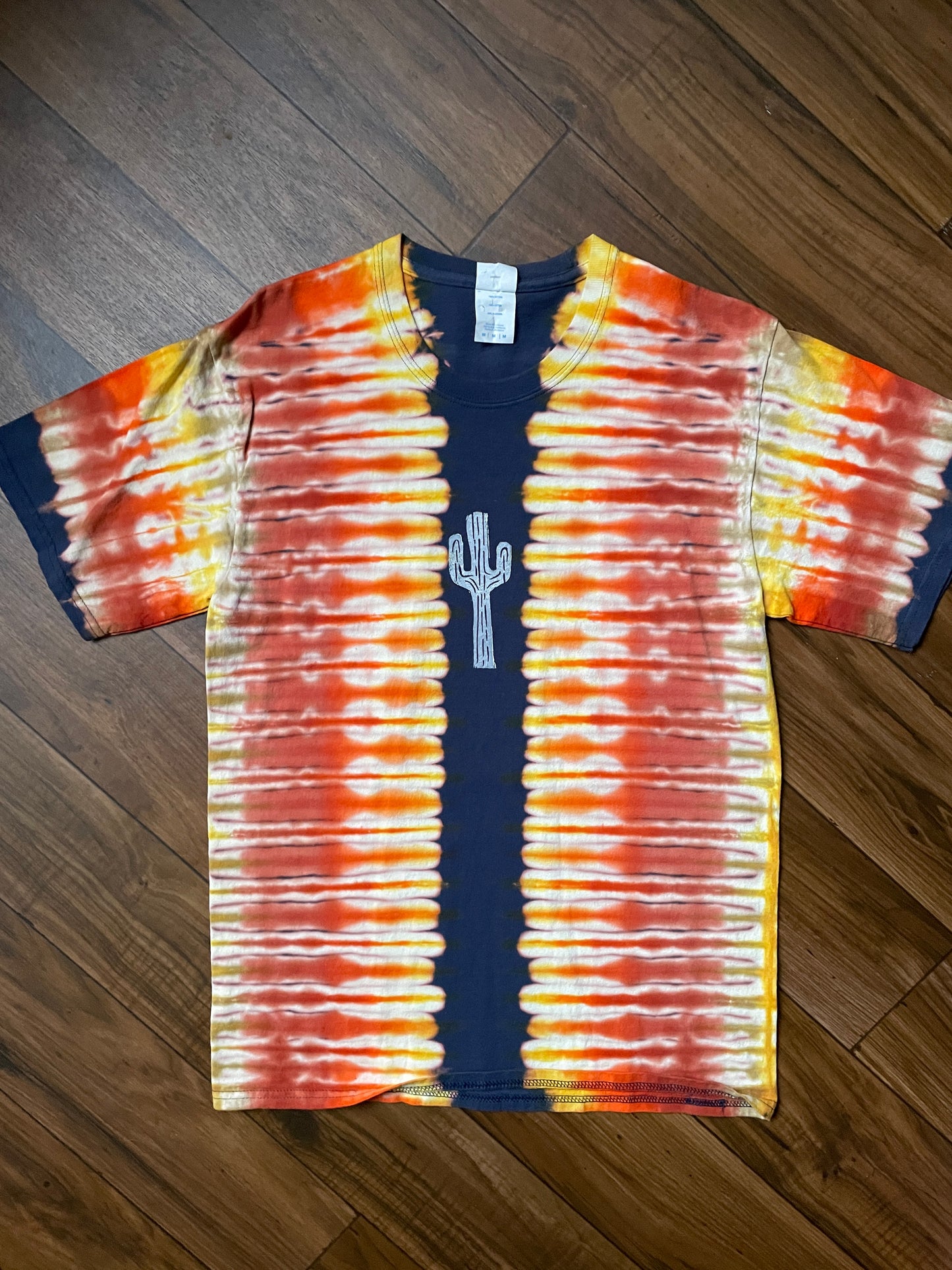 Men's Medium Saguaro Cactus Tie Dye Short Sleeve T-Shirt