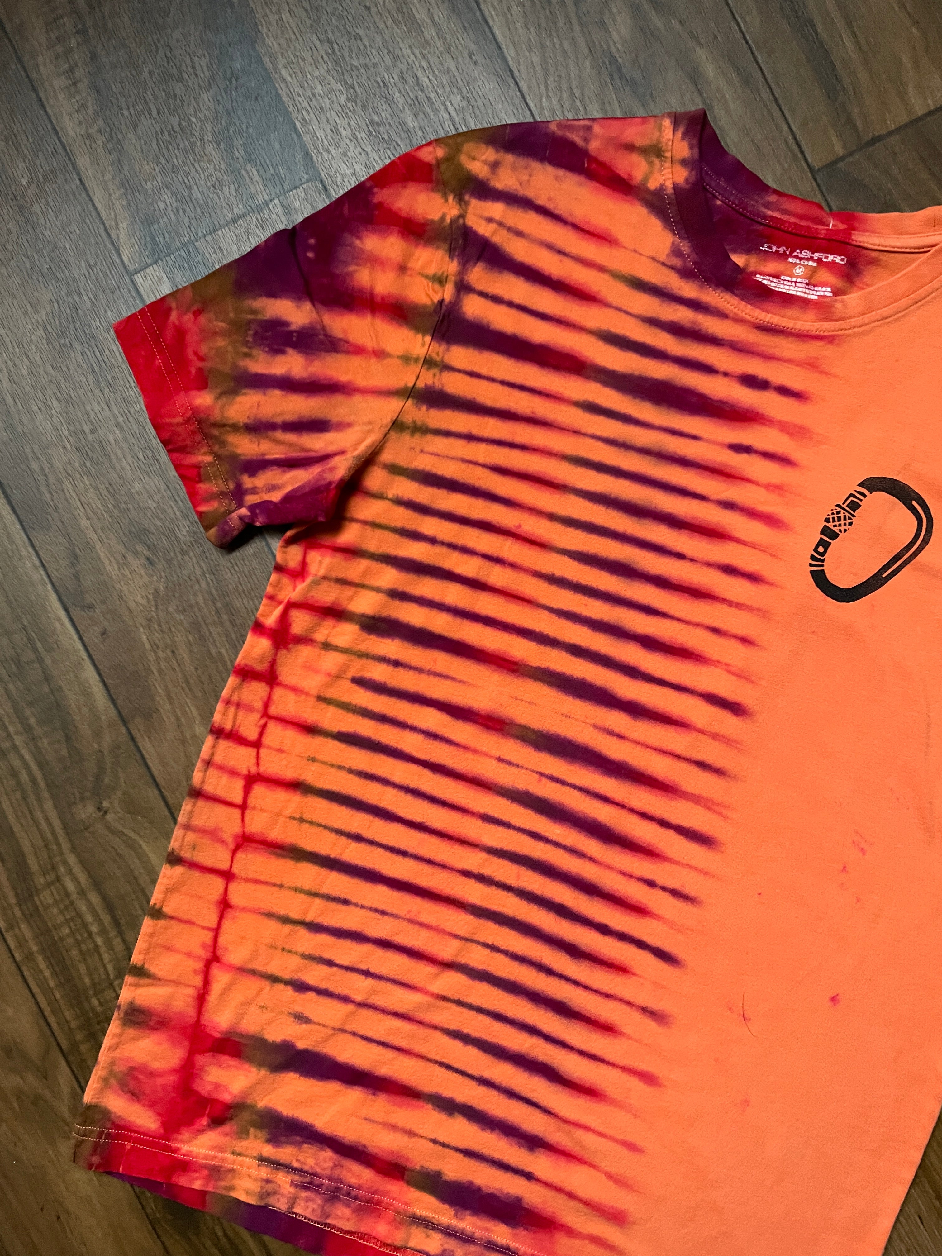 Men's Medium Climbing Carabiner Tie Dye Short Sleeve T-Shirt