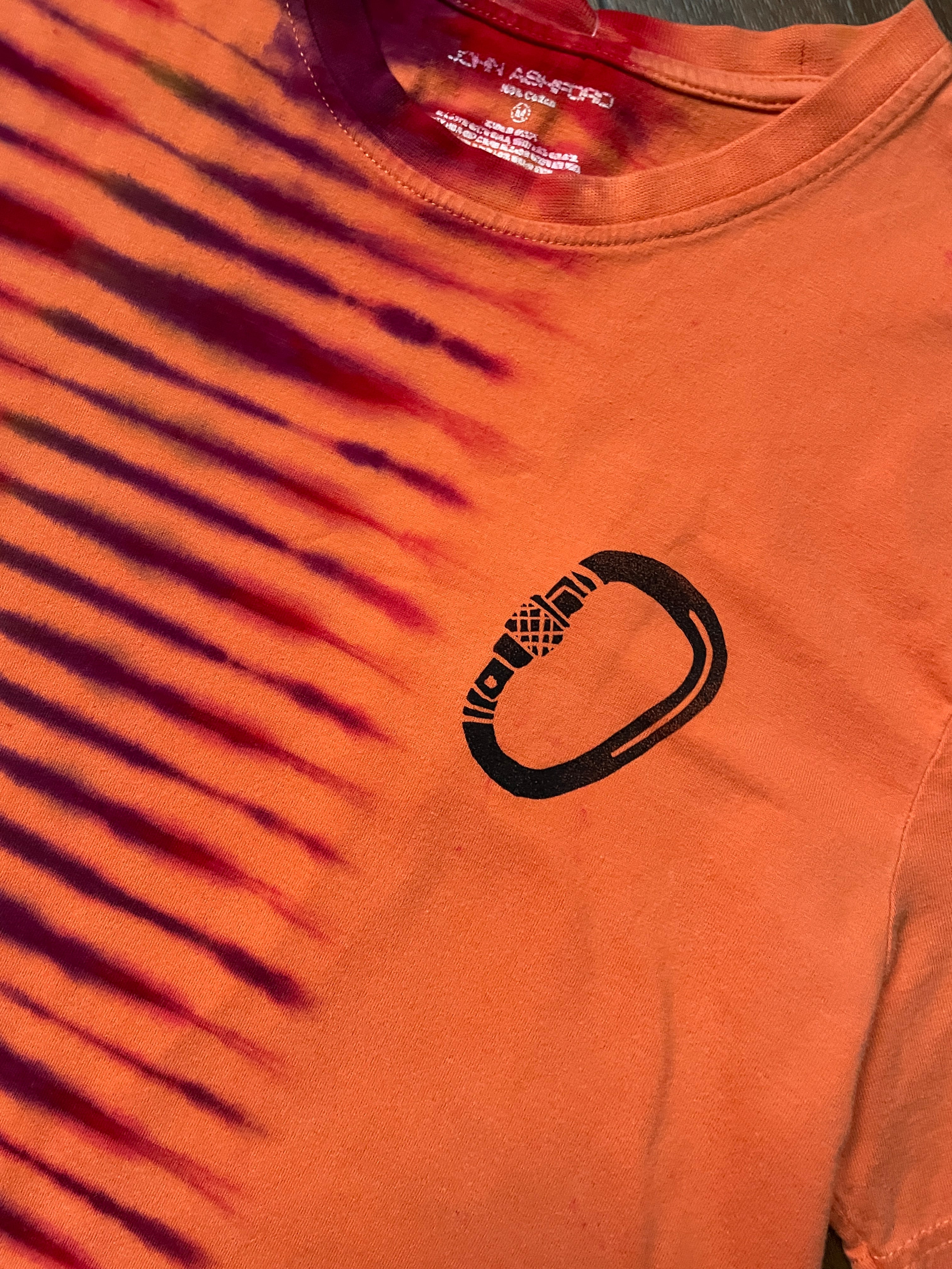 Men's Medium Climbing Carabiner Tie Dye Short Sleeve T-Shirt