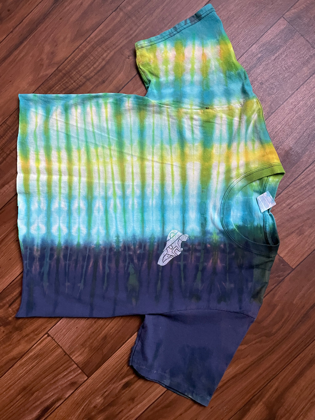 Men's Medium Climbing Carabiner Tie Dye Short Sleeve Crop Top