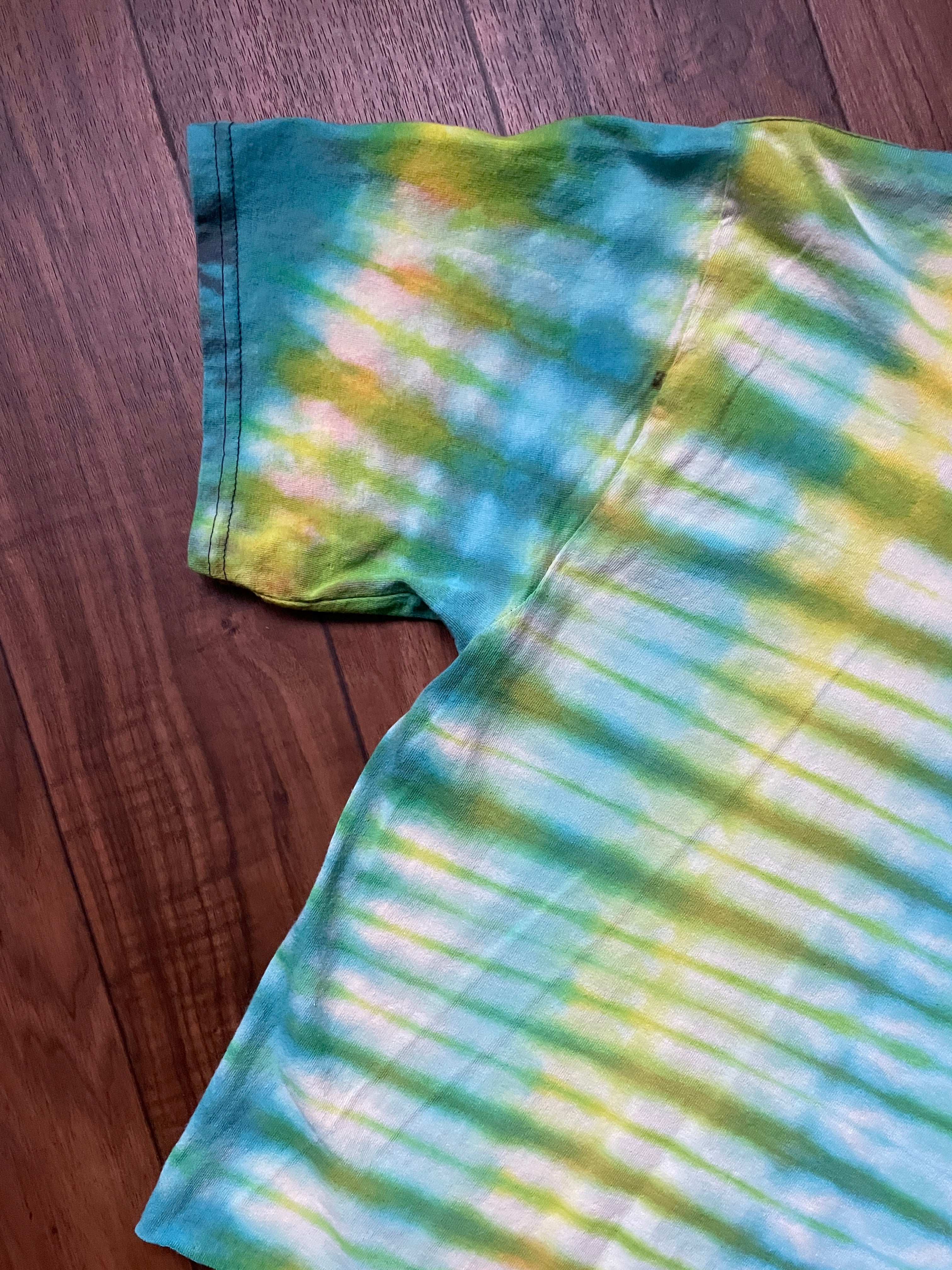 Men's Medium Climbing Carabiner Tie Dye Short Sleeve Crop Top