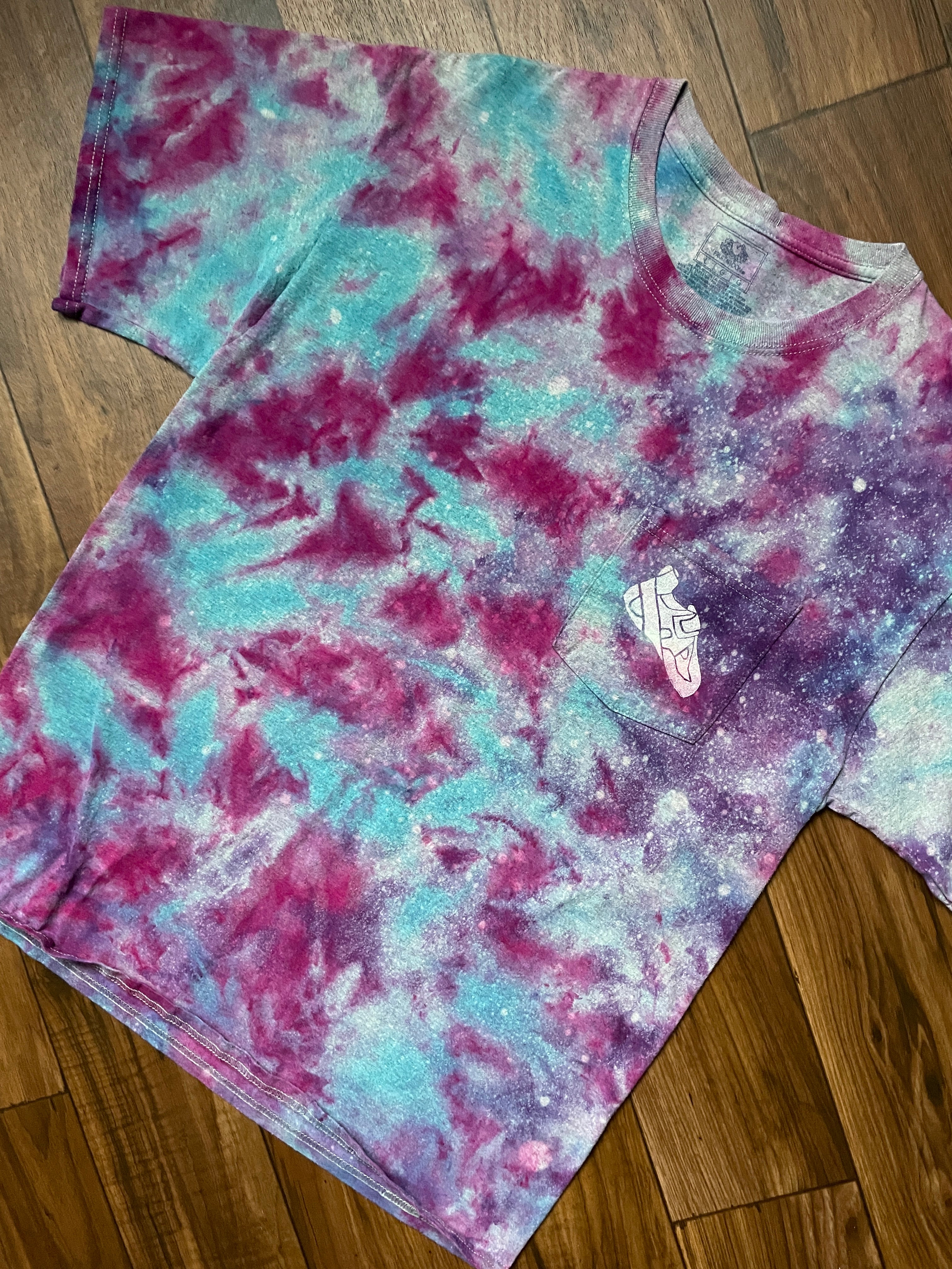 Men's Large Climbing Shoe Galaxy Tie Dye Short Sleeve T-Shirt