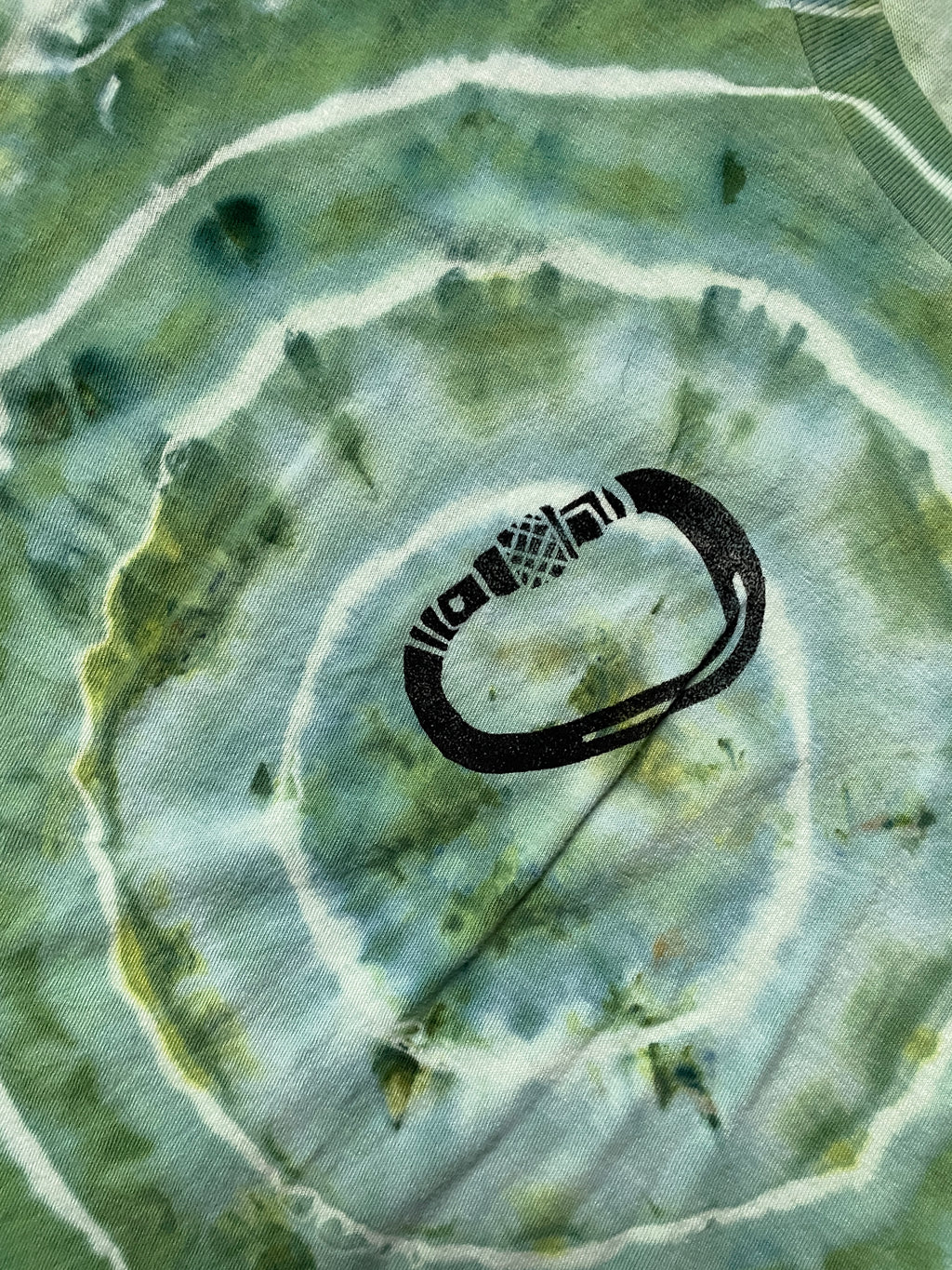 Men's Large Climbing Carabiner Geode Tie Dye Short Sleeve T-Shirt
