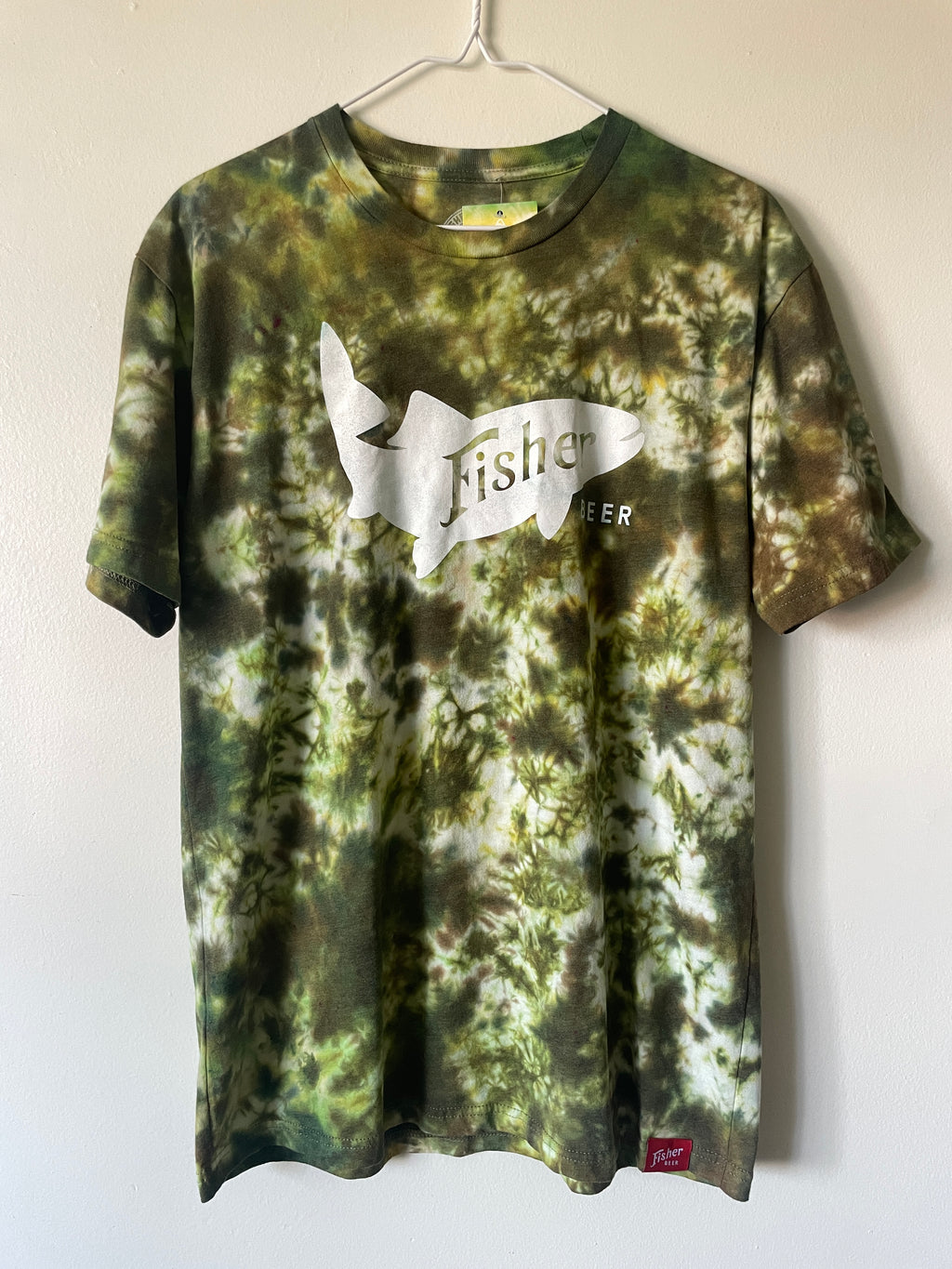 Large Men’s Fisher Beer Handmade Reverse Tie Dye Short Sleeve T-Shirt | One-Of-a-Kind Upcycled Green, Yellow, and White Tie Dye Top